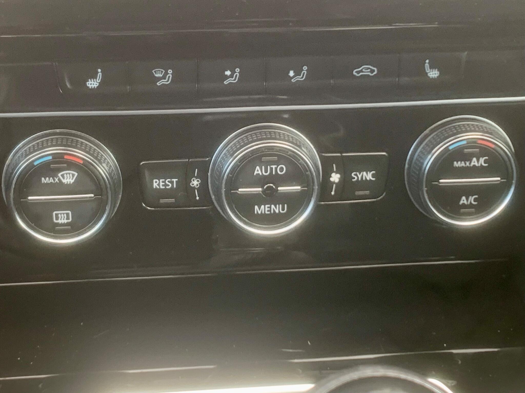 Volkswagen Passat view 28