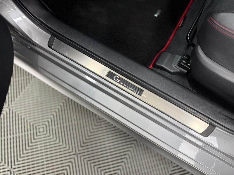 2013 Toyota Mark X image 15