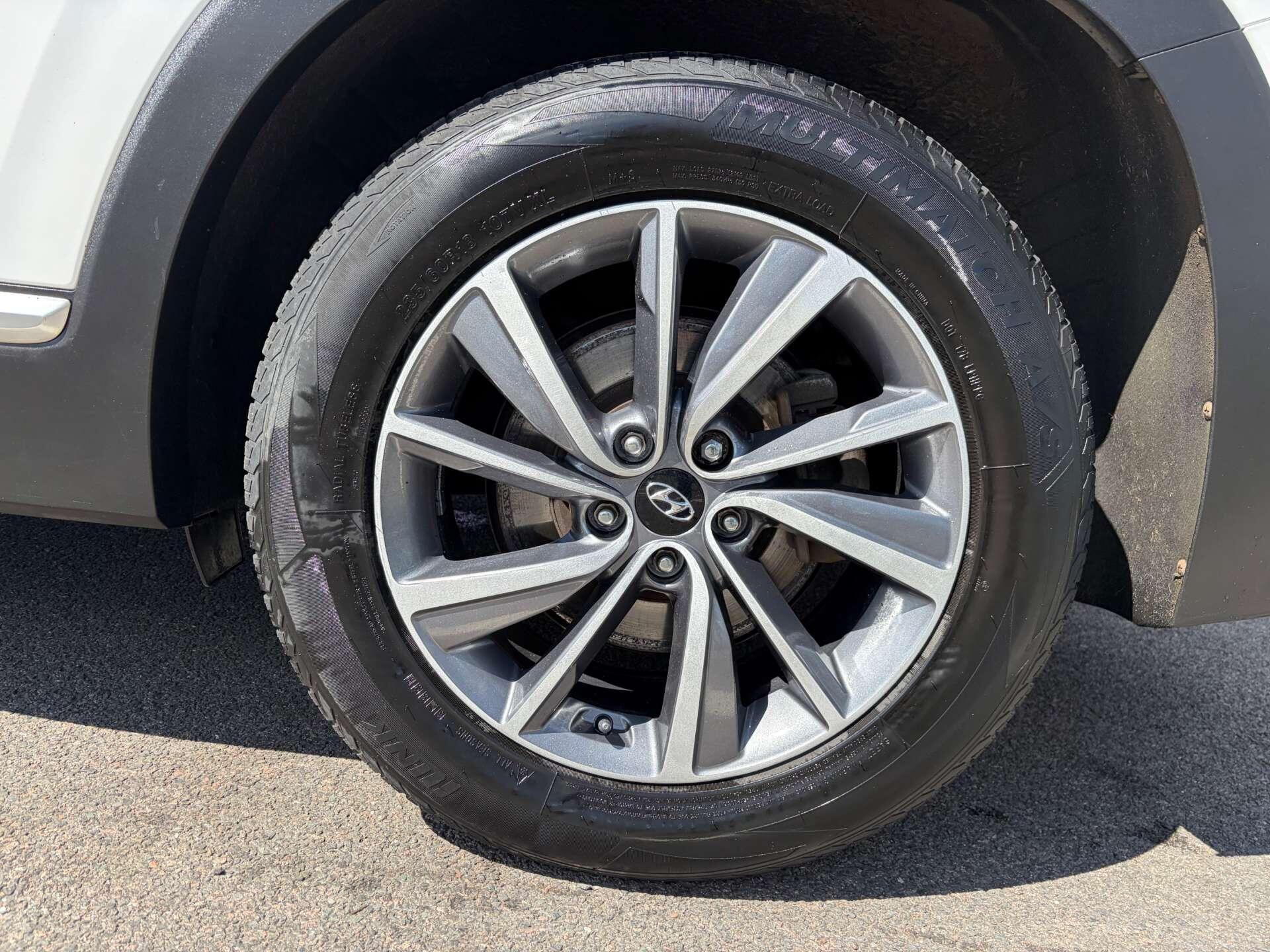 Hyundai Santa Fe view 11