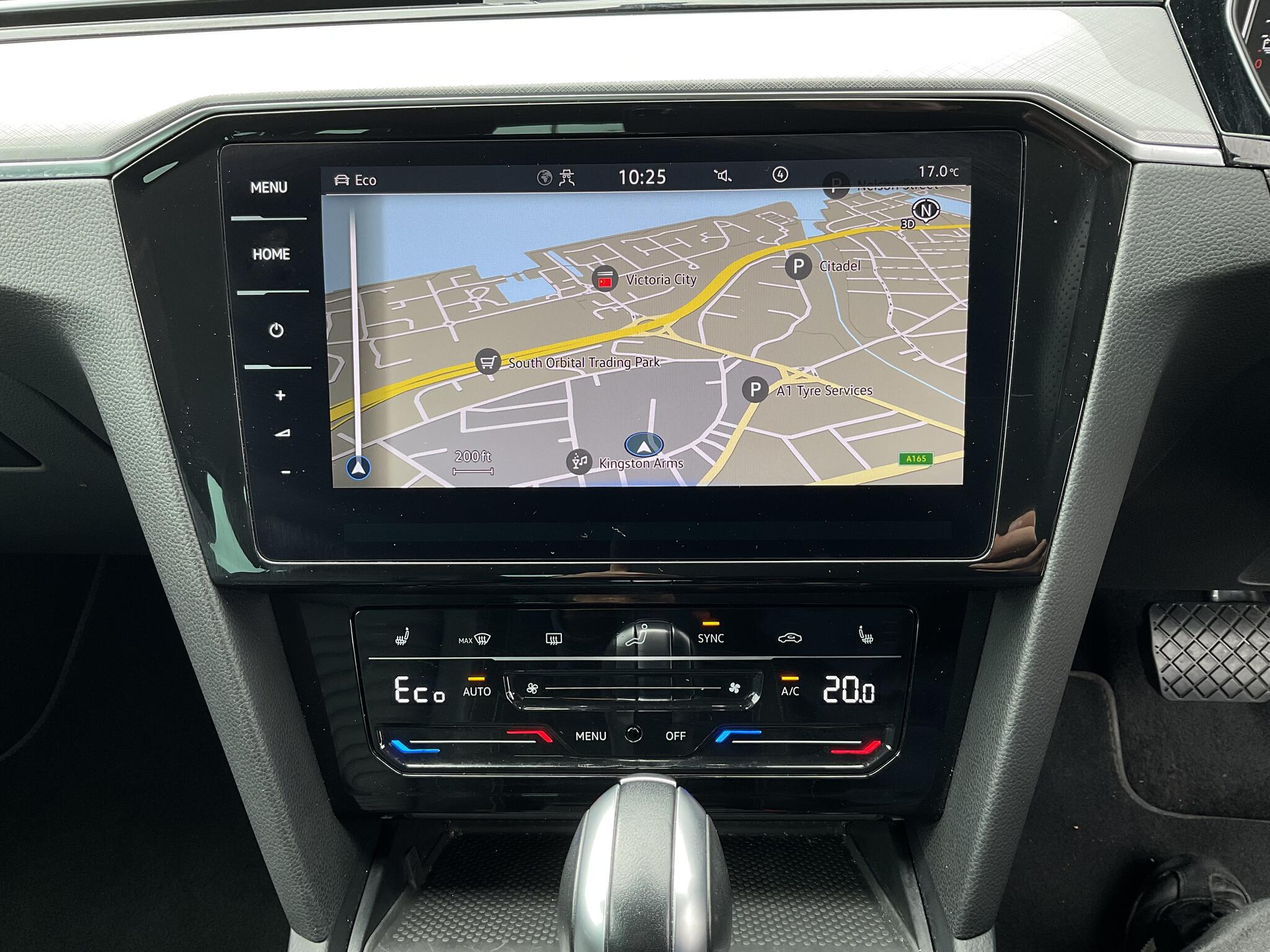 Volkswagen Passat view 13