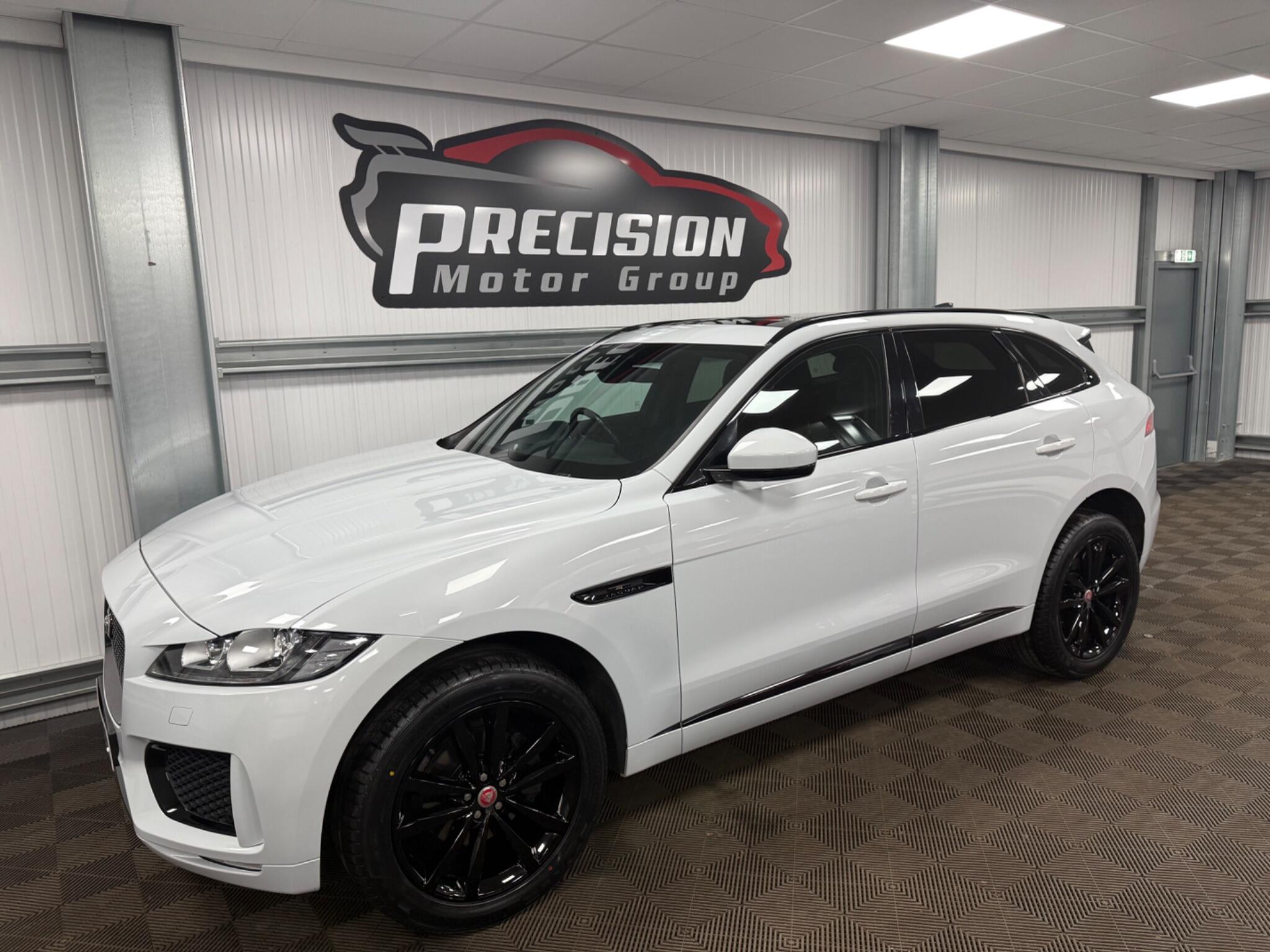 Jaguar F-Pace view 10