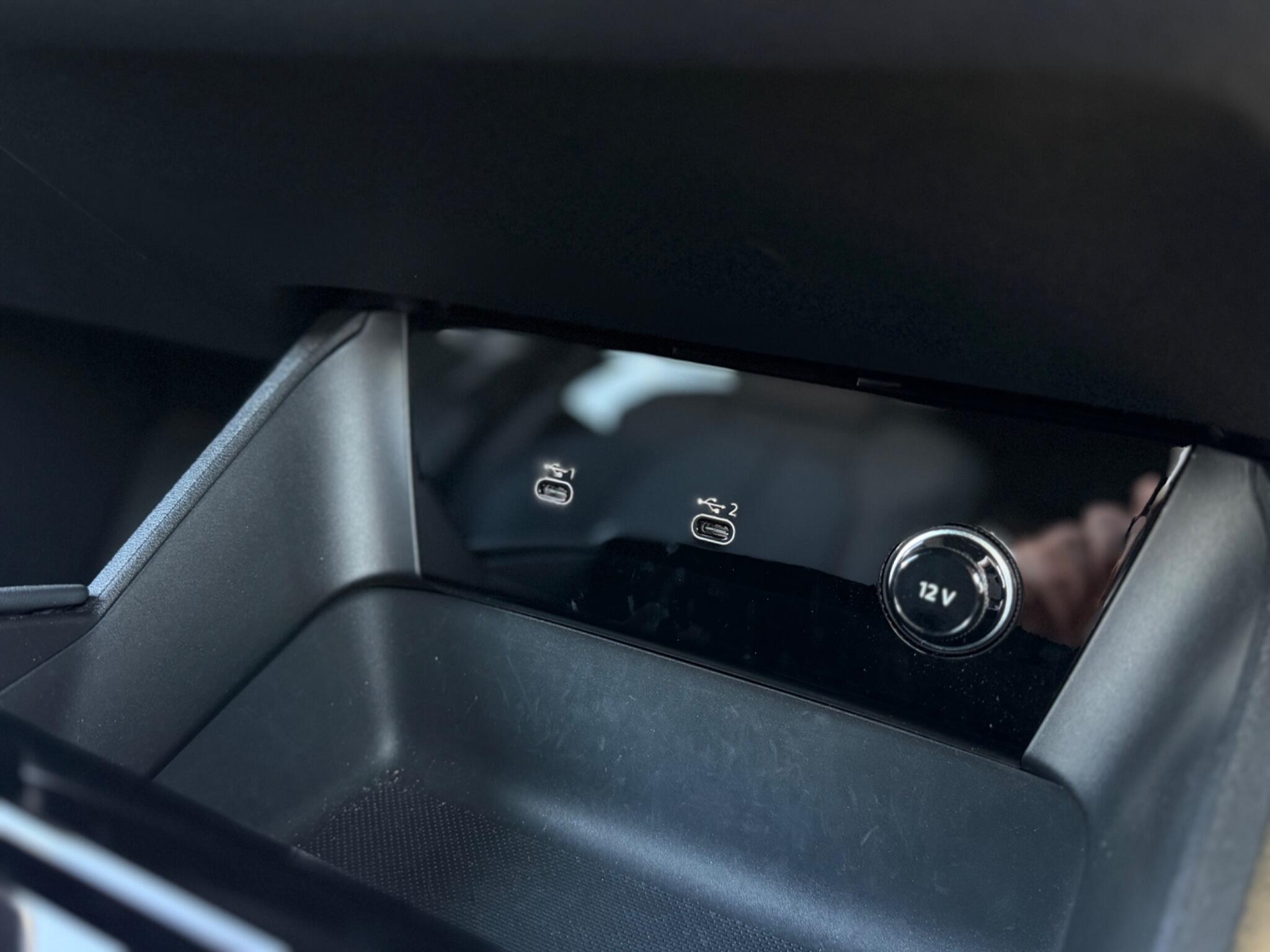 Audi E-Tron view 36