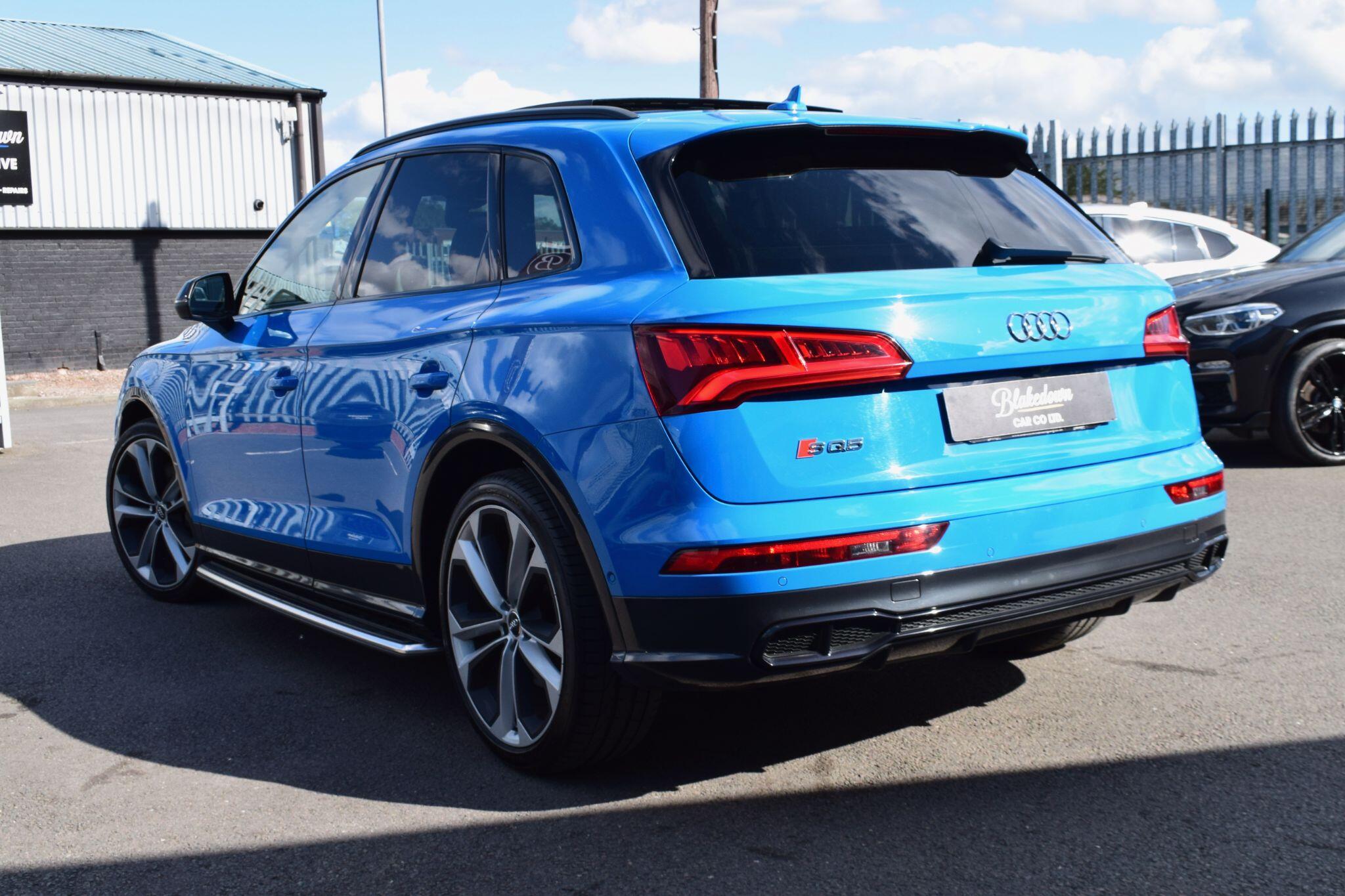 Audi SQ5 view 7