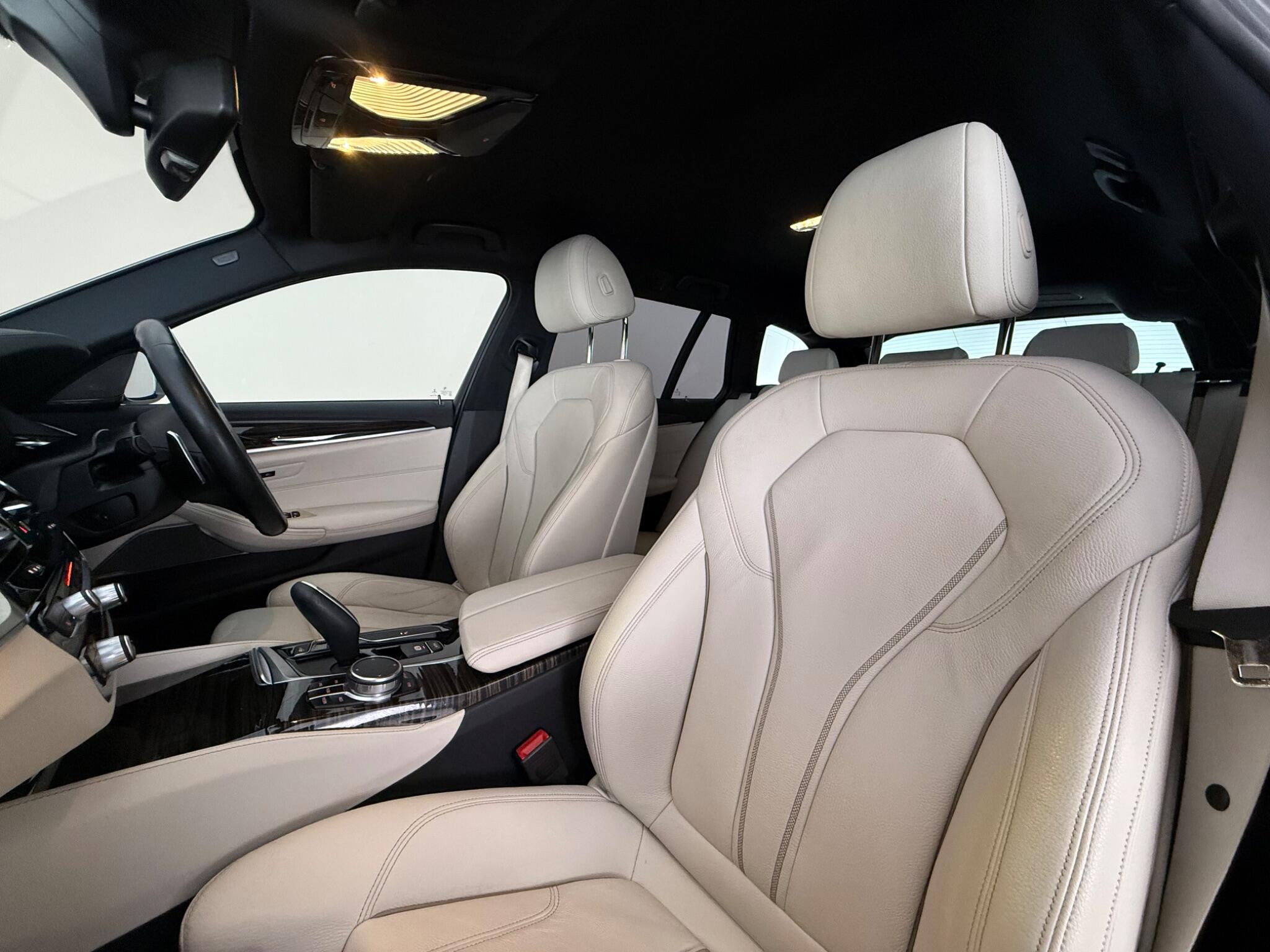 BMW 5 Series view 34