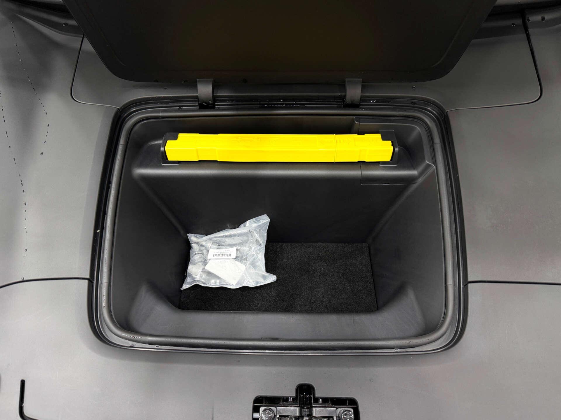 Polestar 4 view 34