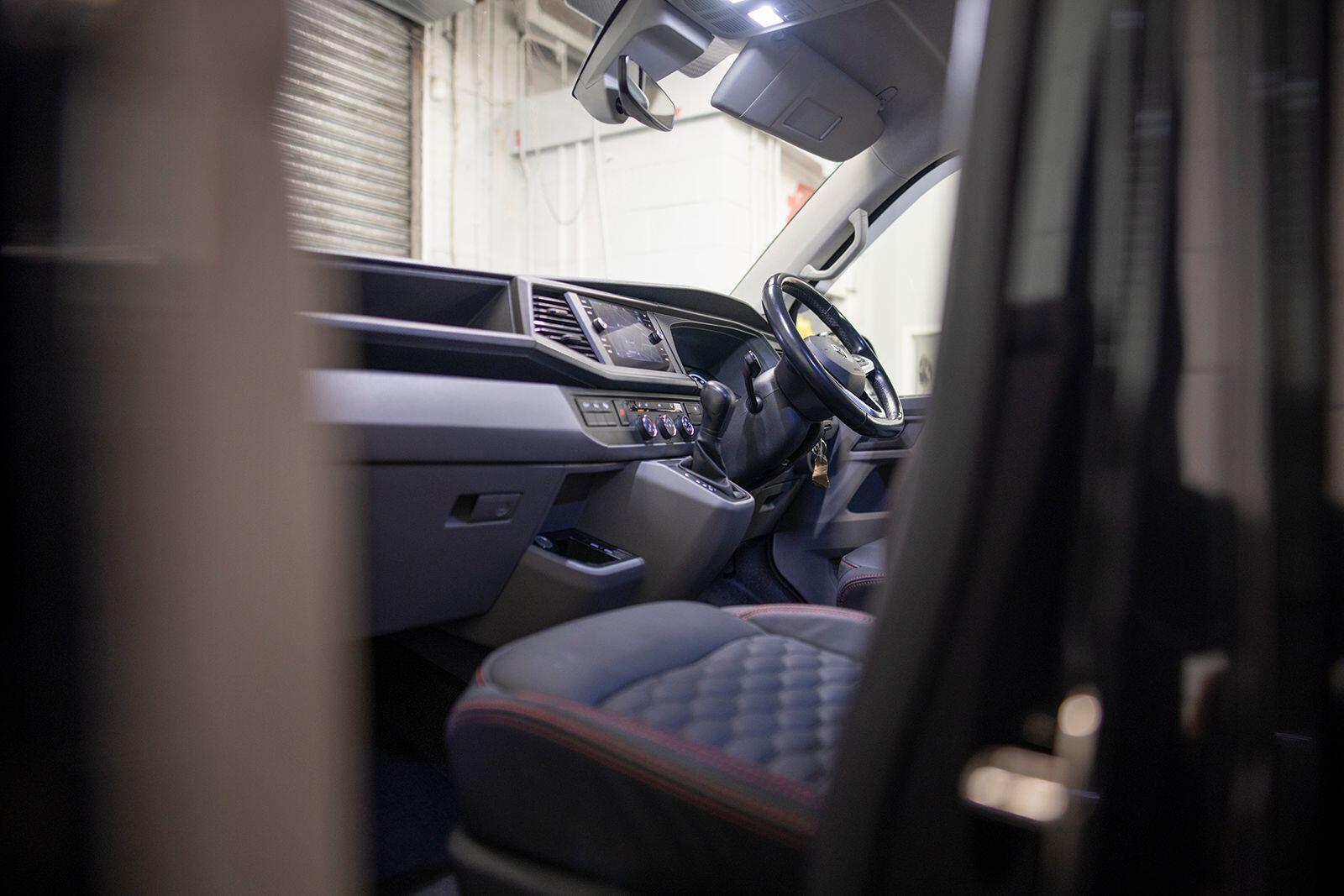 Volkswagen Transporter view 61