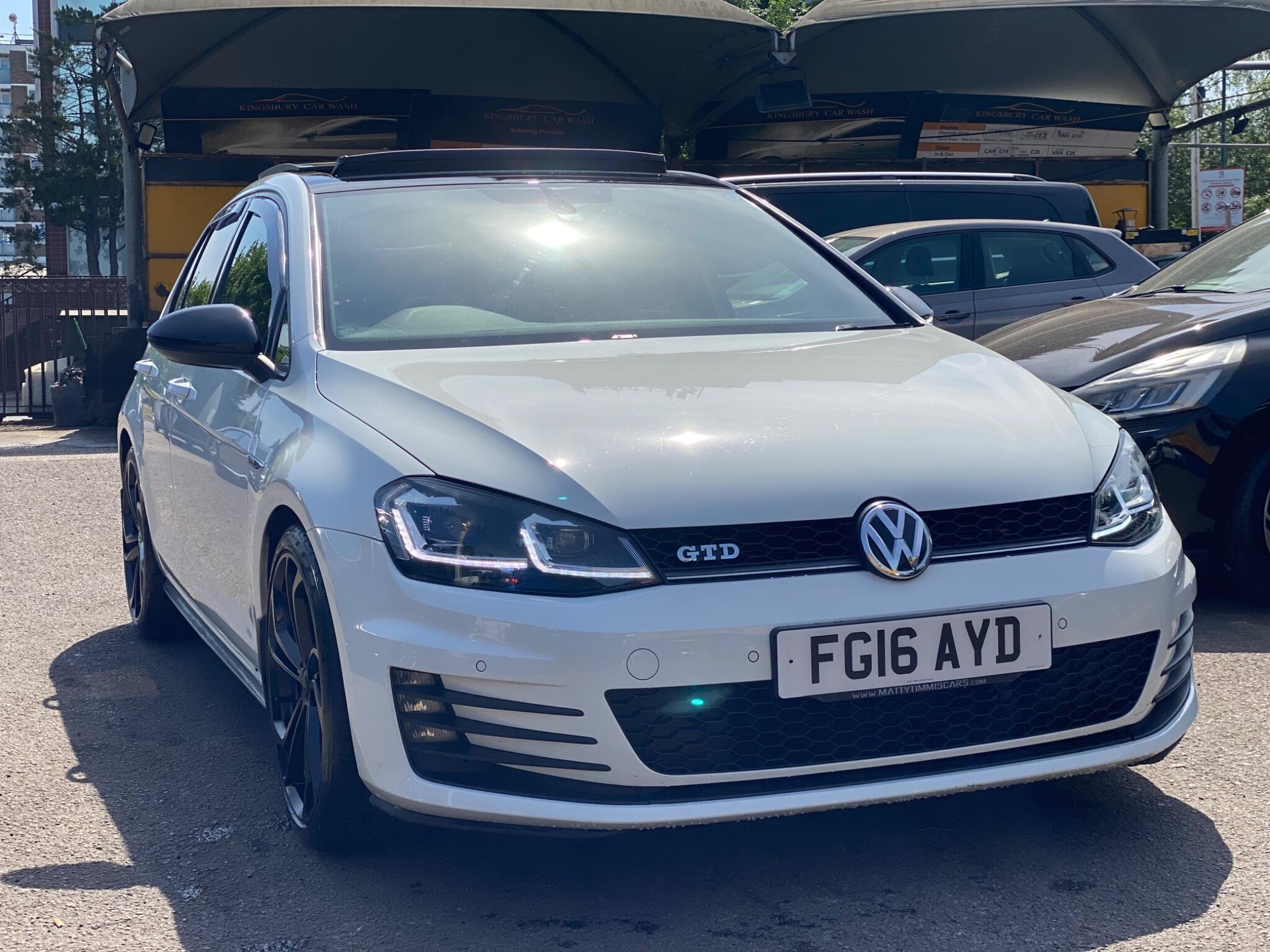 Volkswagen Golf view 5