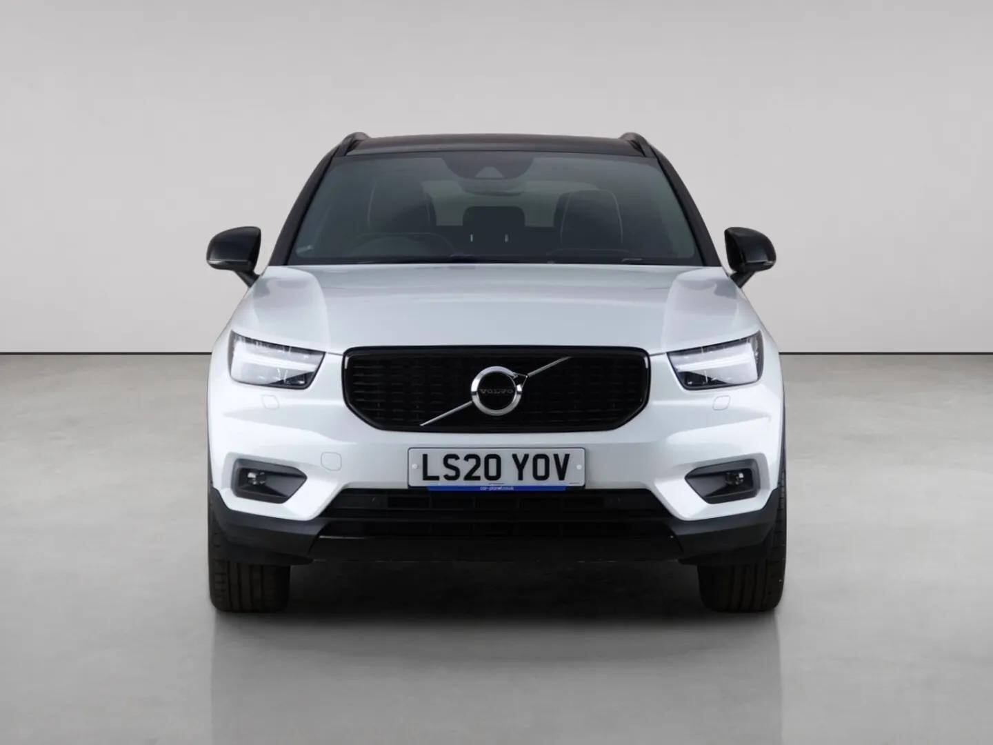 Volvo XC40 view 5