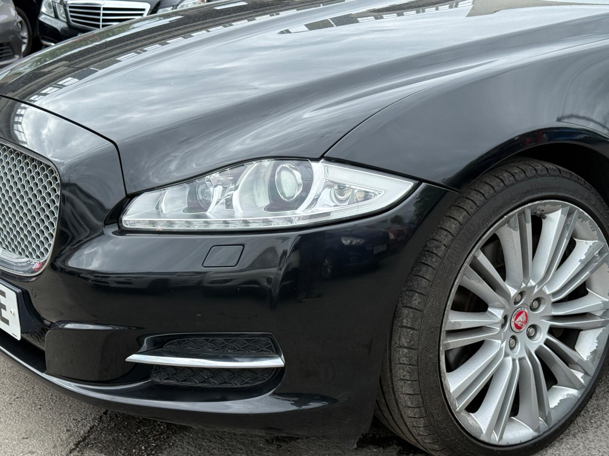 Jaguar XJ - Image 26