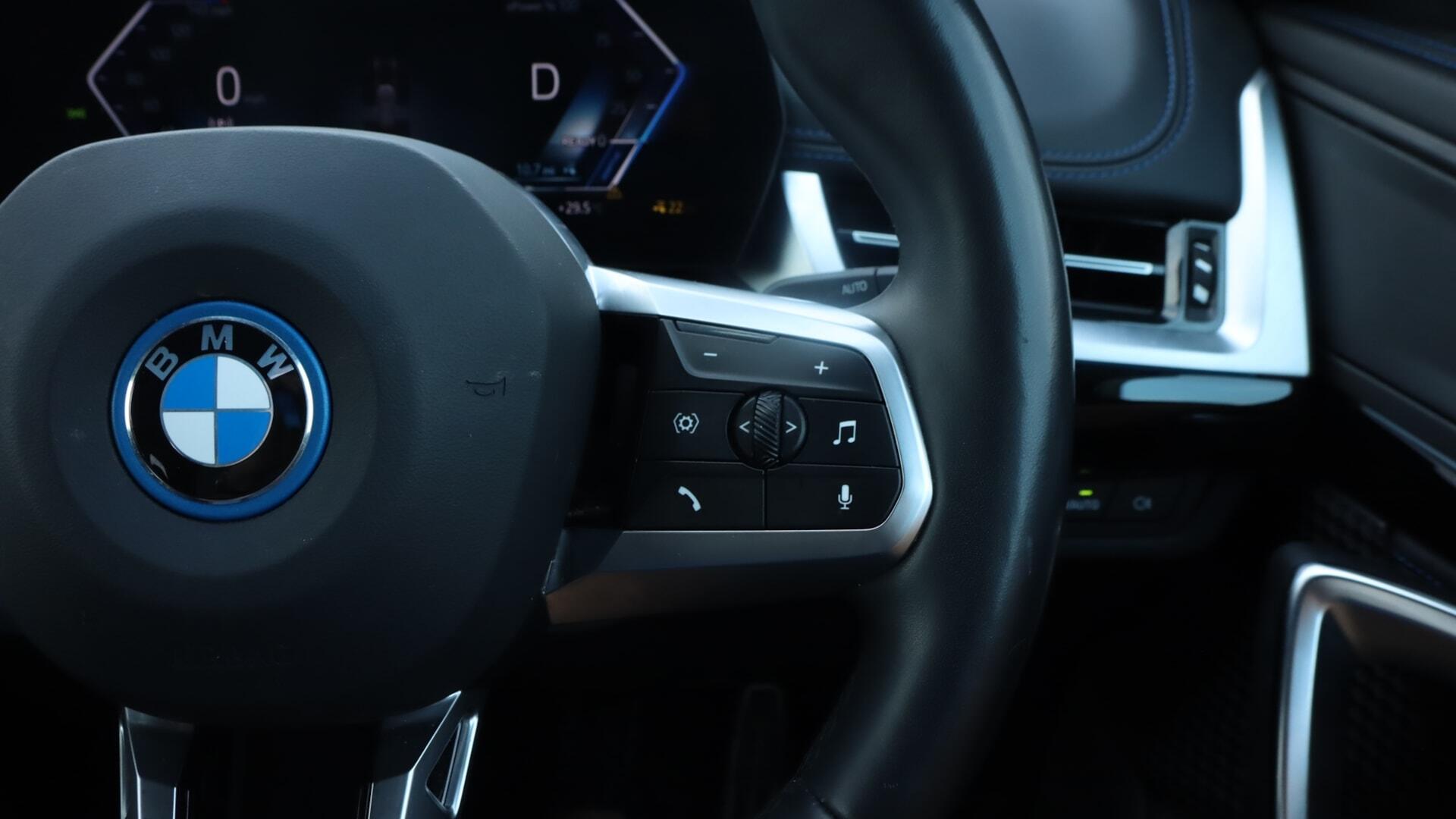 BMW Ix1 view 19