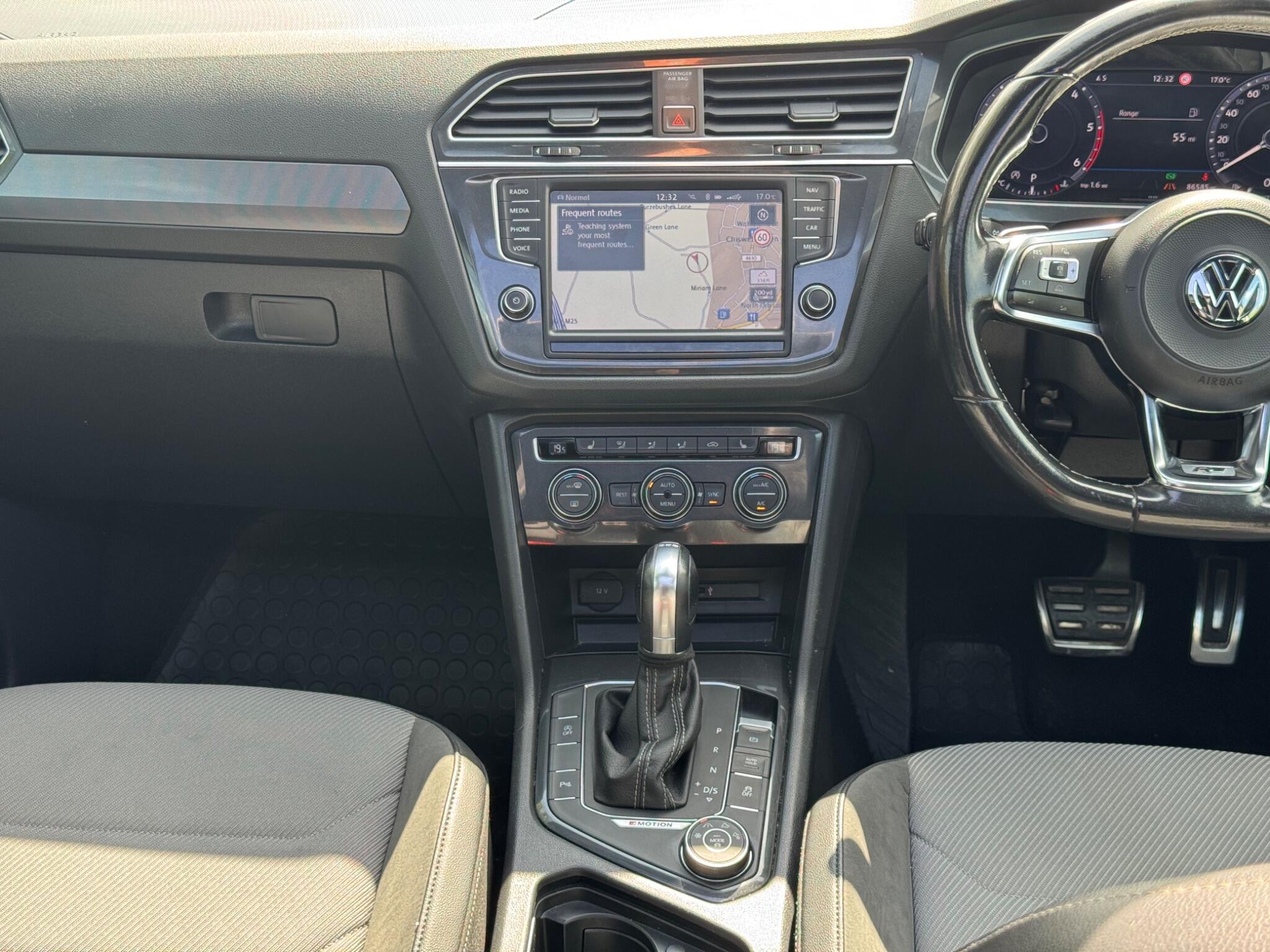 Volkswagen Tiguan view 15