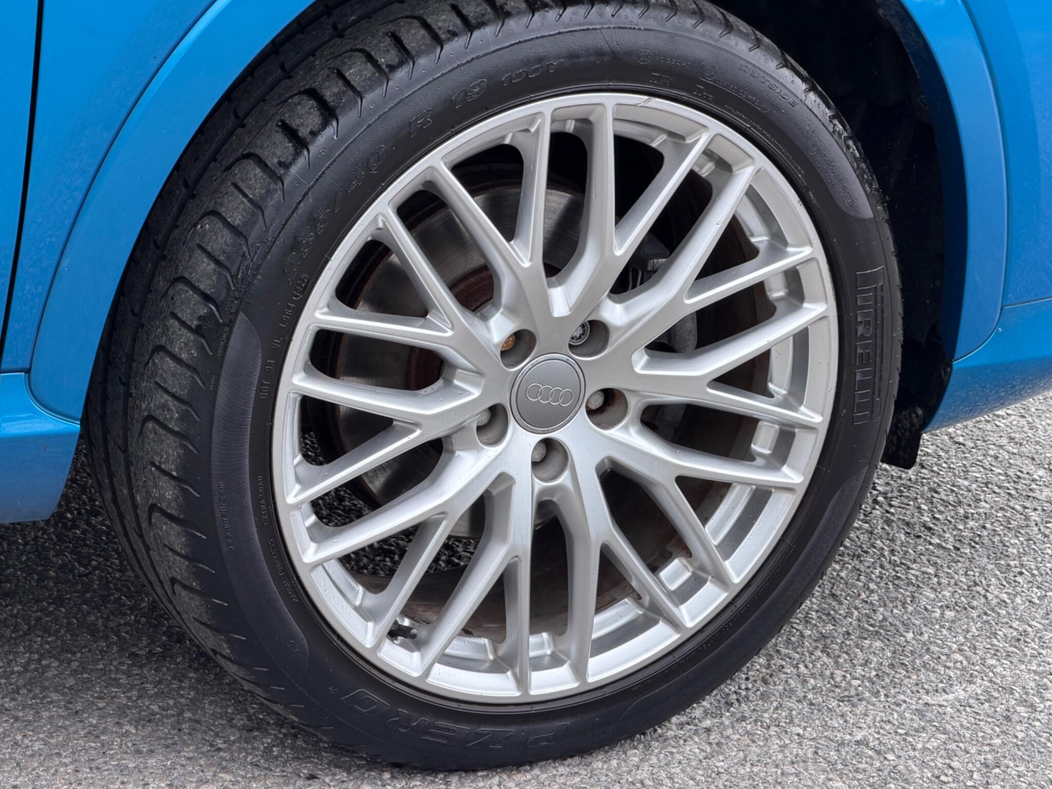 Audi Q3 view 54