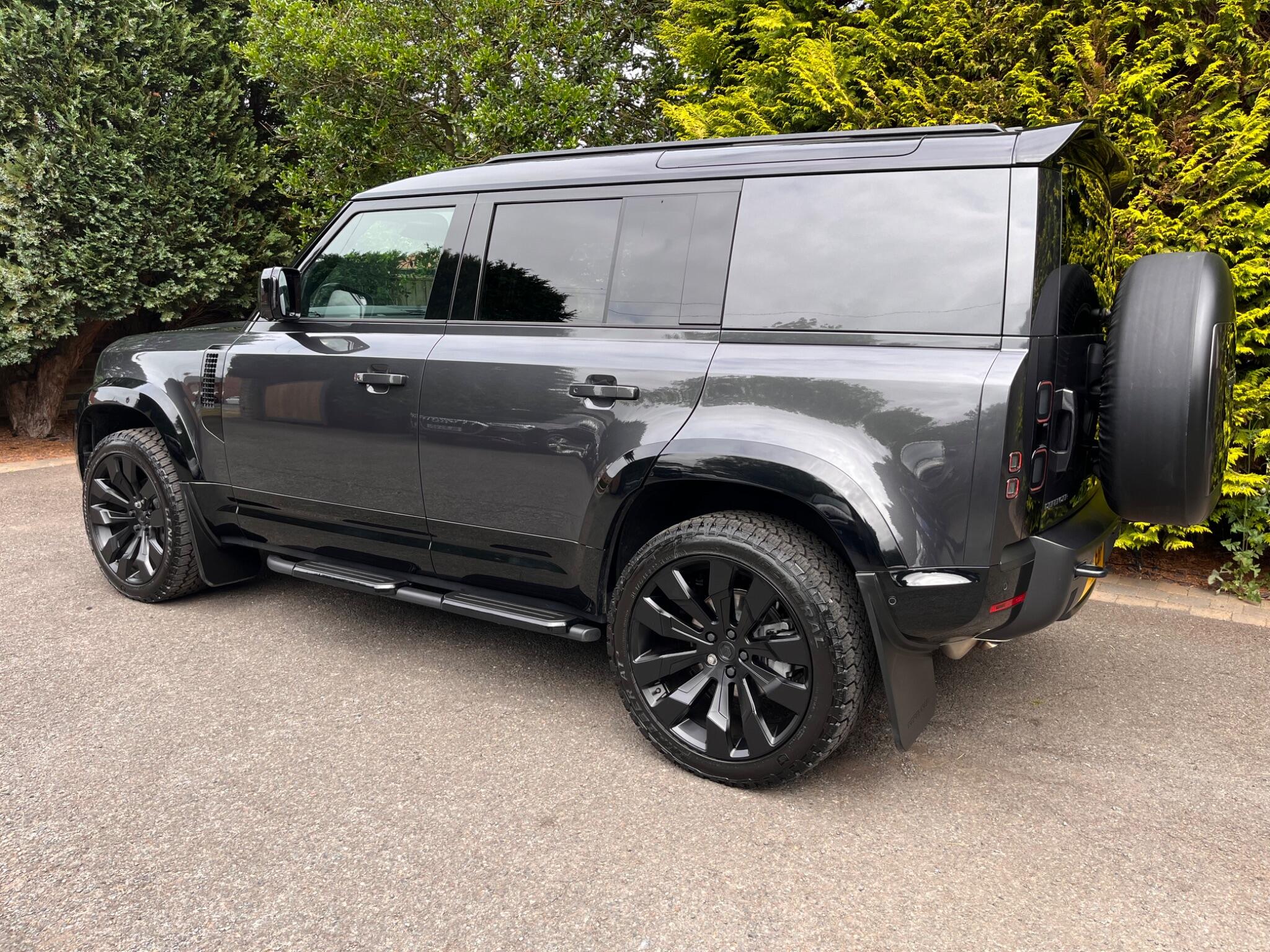 Land Rover Defender view 10