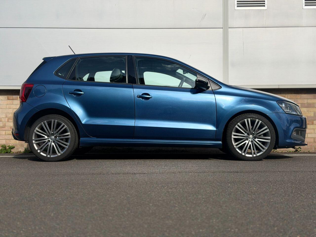 Volkswagen Polo view 6