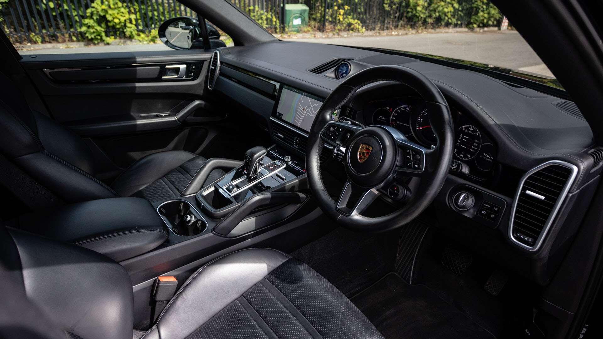 Porsche Cayenne view 13