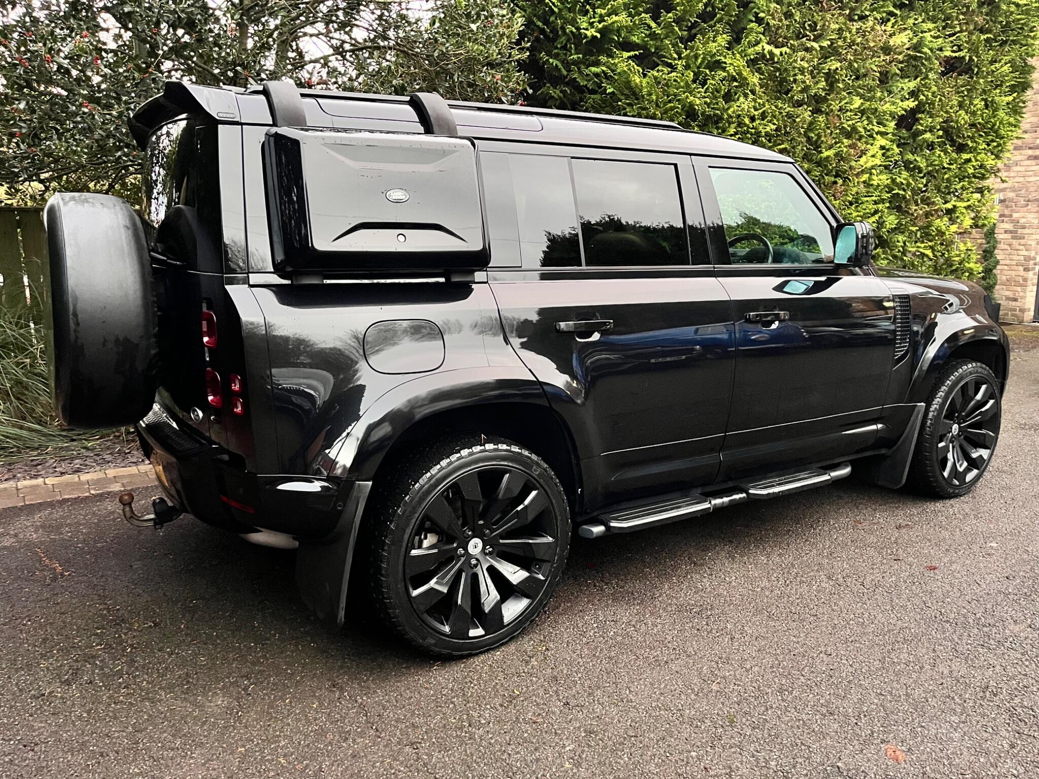 Land Rover Defender view 18
