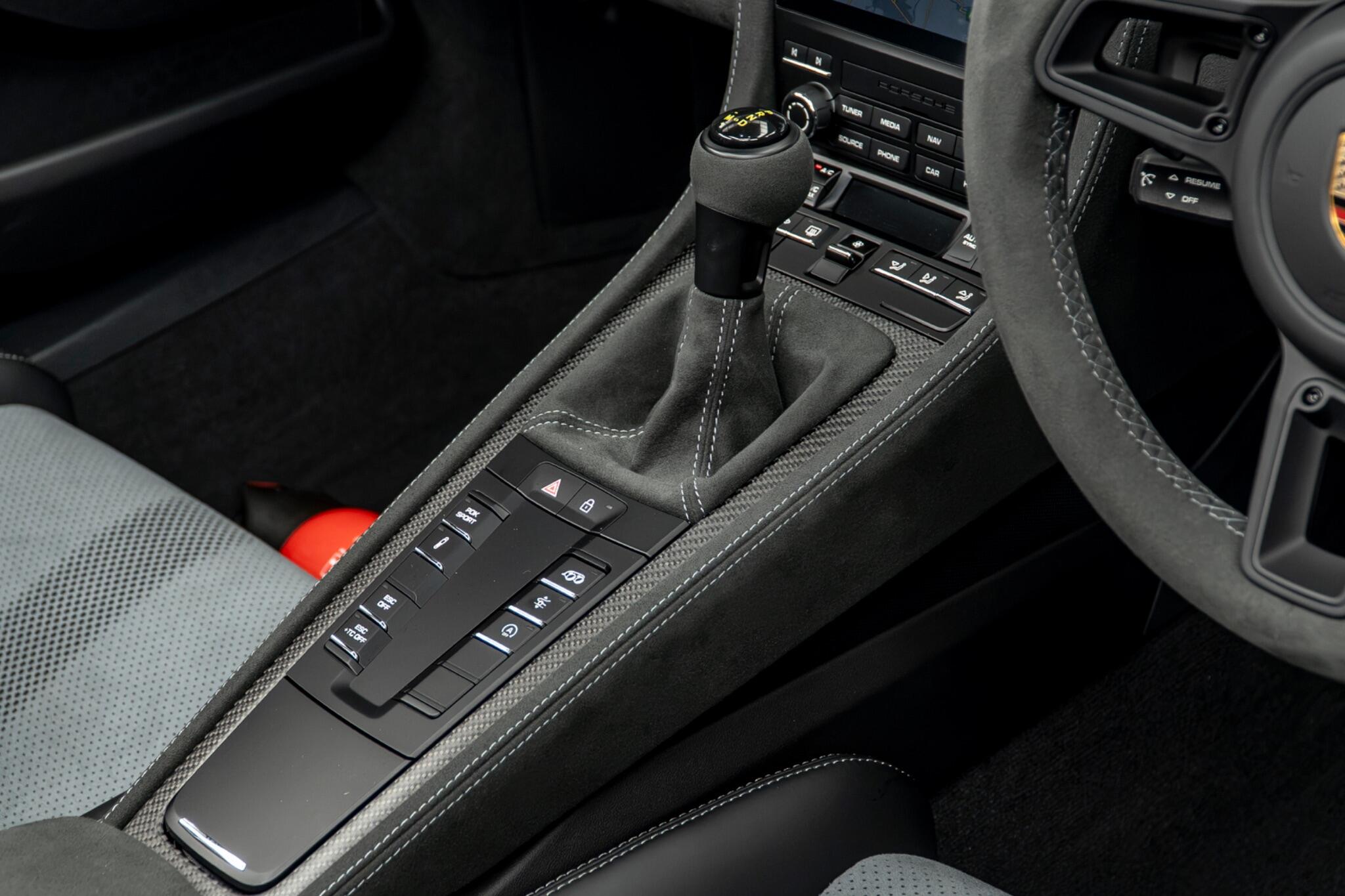 Porsche 718 Spyder view 35