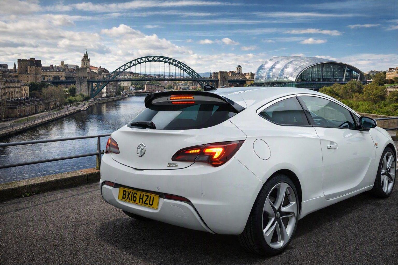 Vauxhall Astra GTC view 2