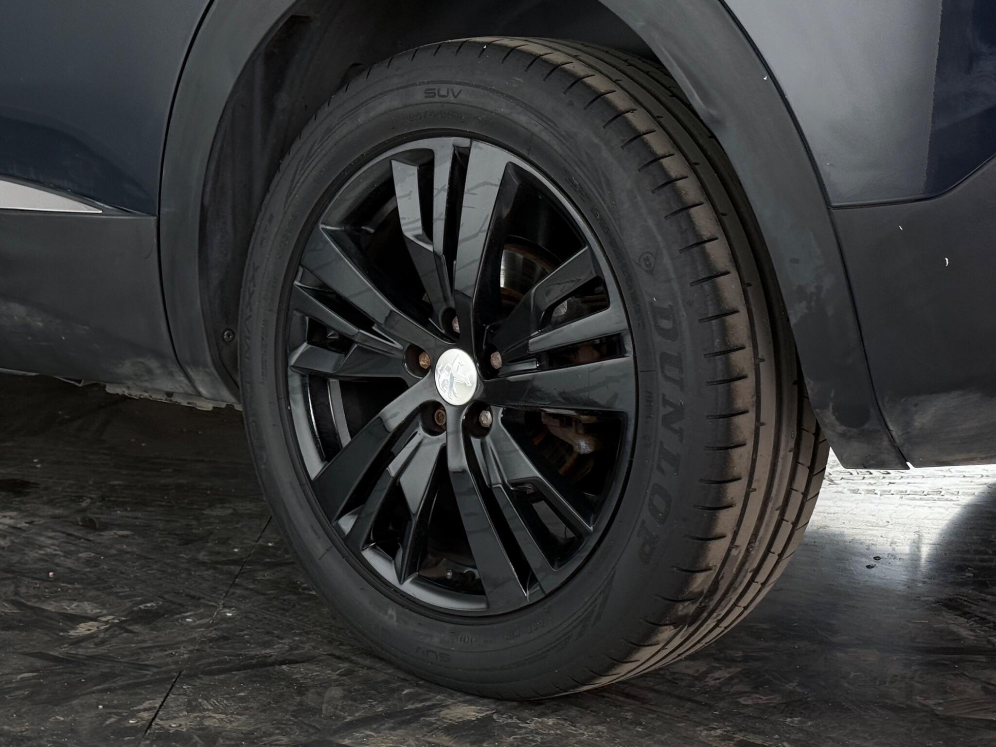 Peugeot 3008 view 9