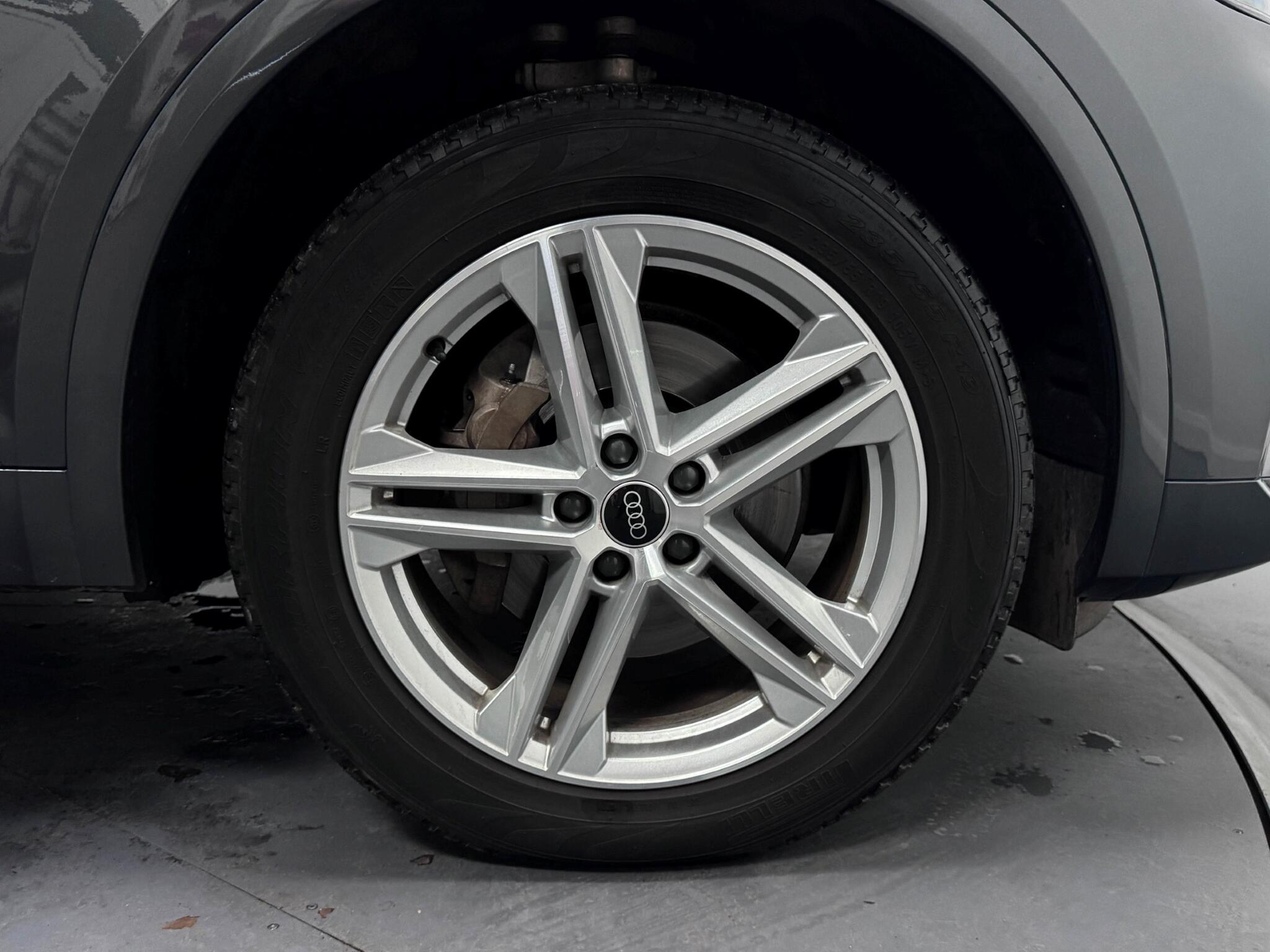 Audi Q5 view 50