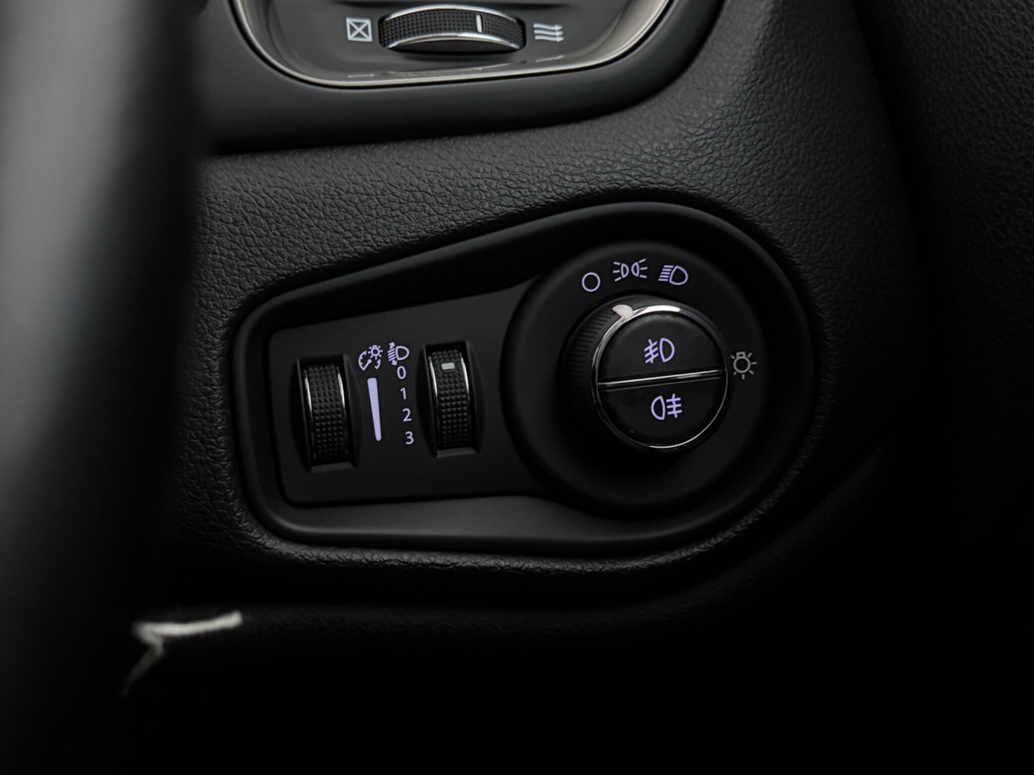 Jeep Renegade view 17