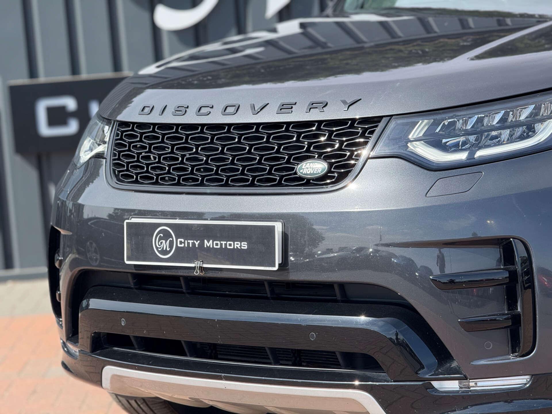 Land Rover Discovery view 4
