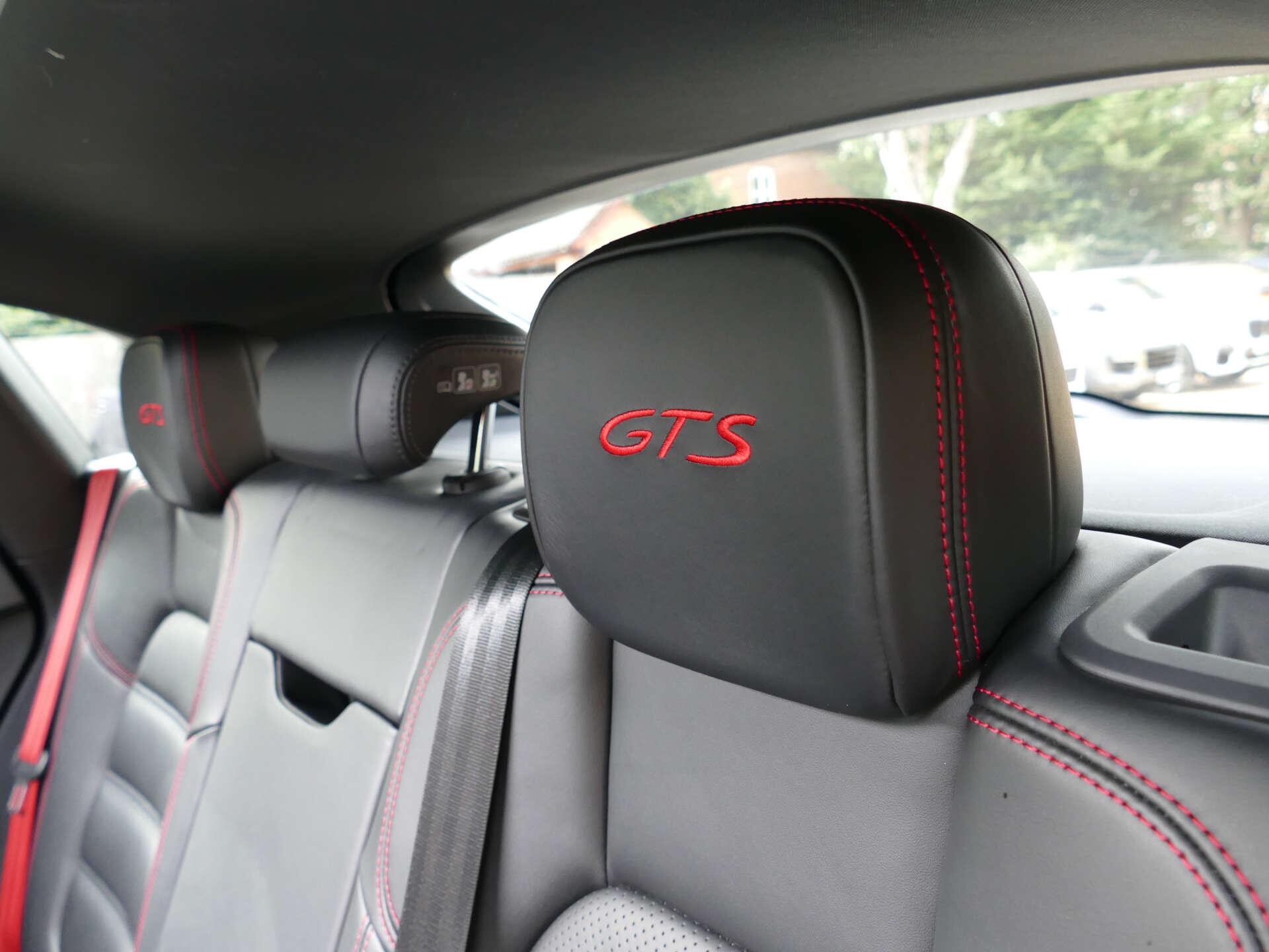 Porsche Macan view 54