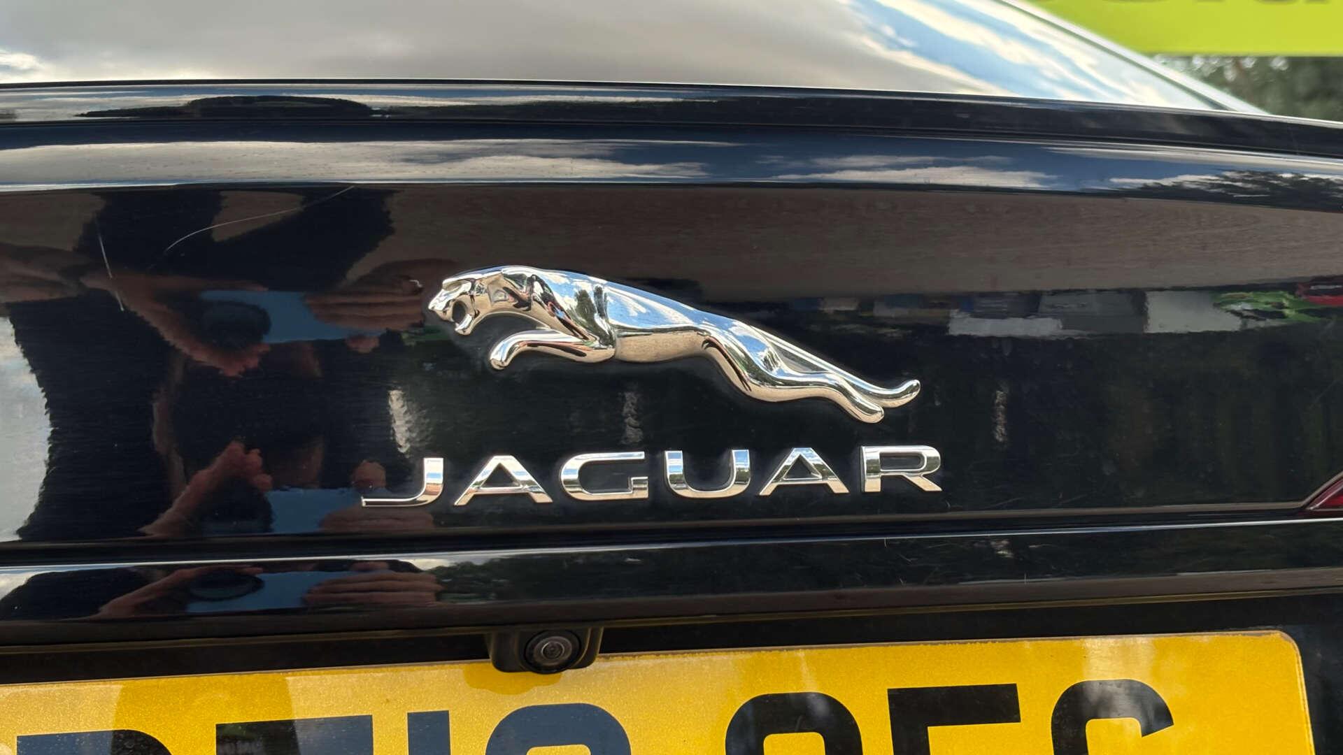 Jaguar XF view 54