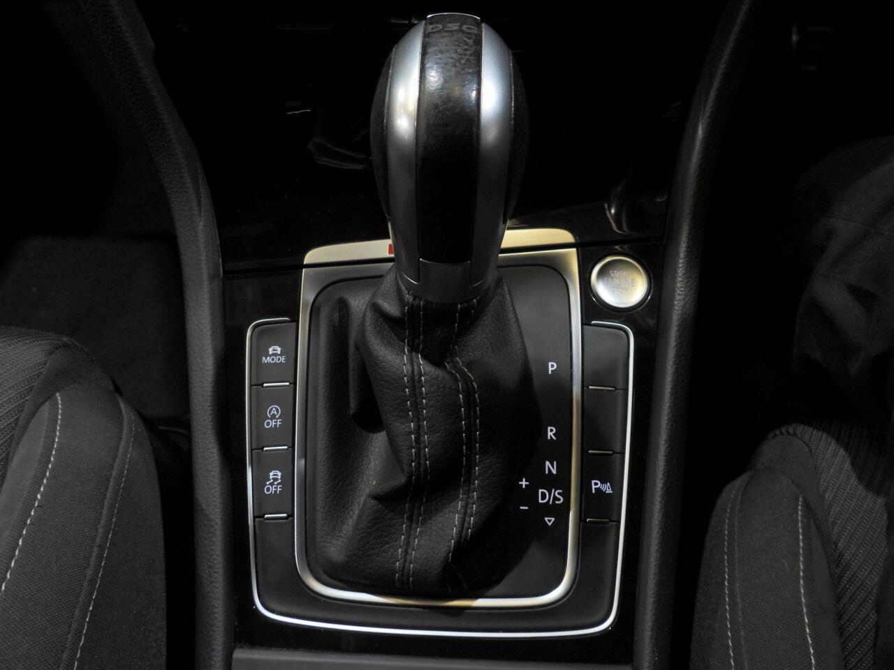 Volkswagen Golf view 31