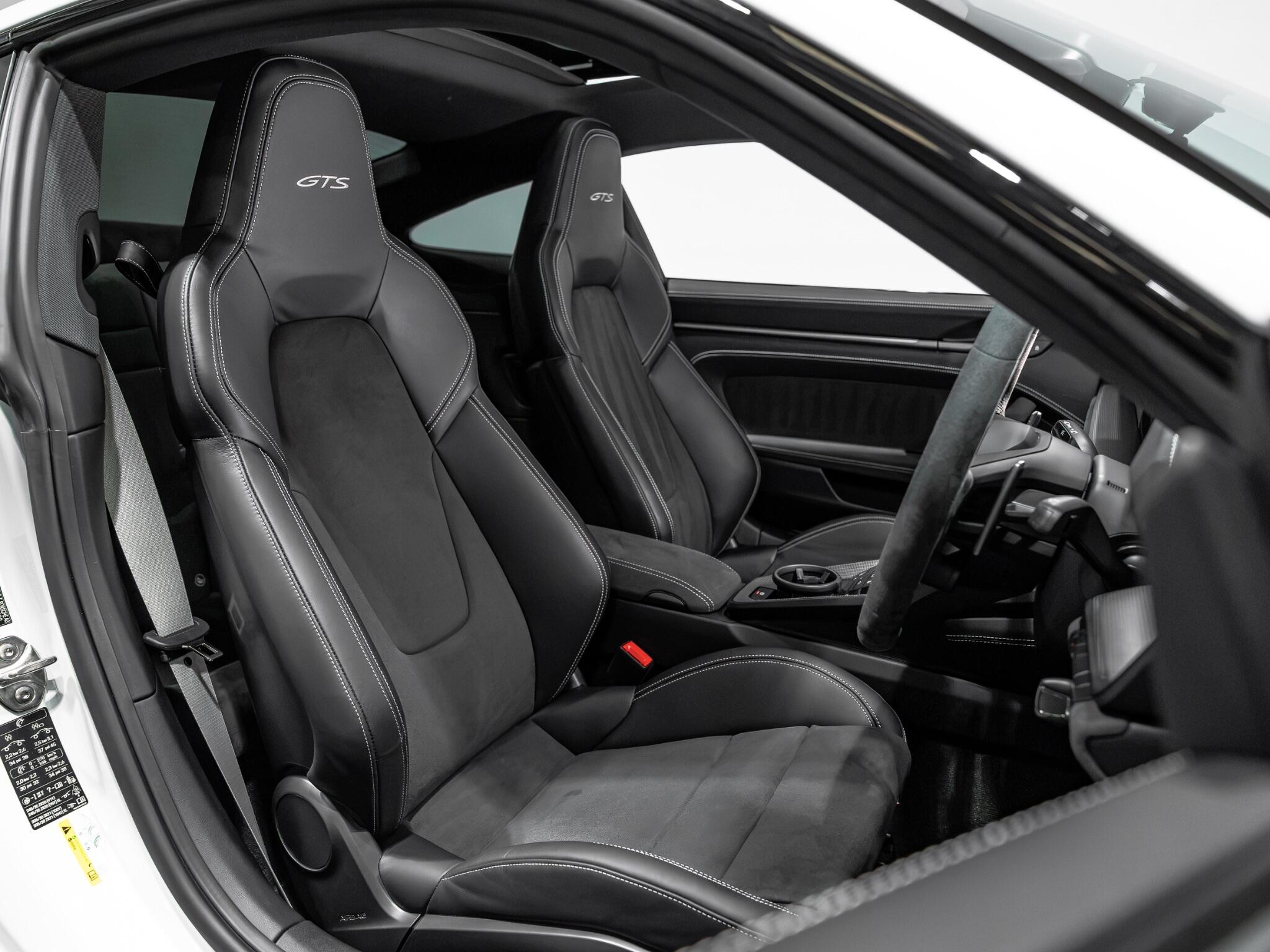 Porsche 911 view 2