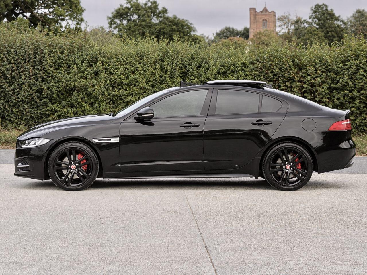 Jaguar Xe view 11