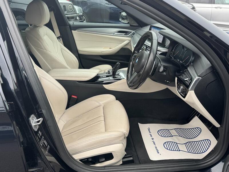 2017 BMW 5 Series image 30