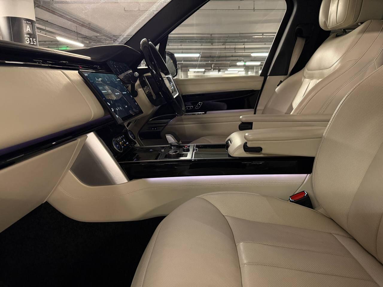 Land Rover Range Rover view 14