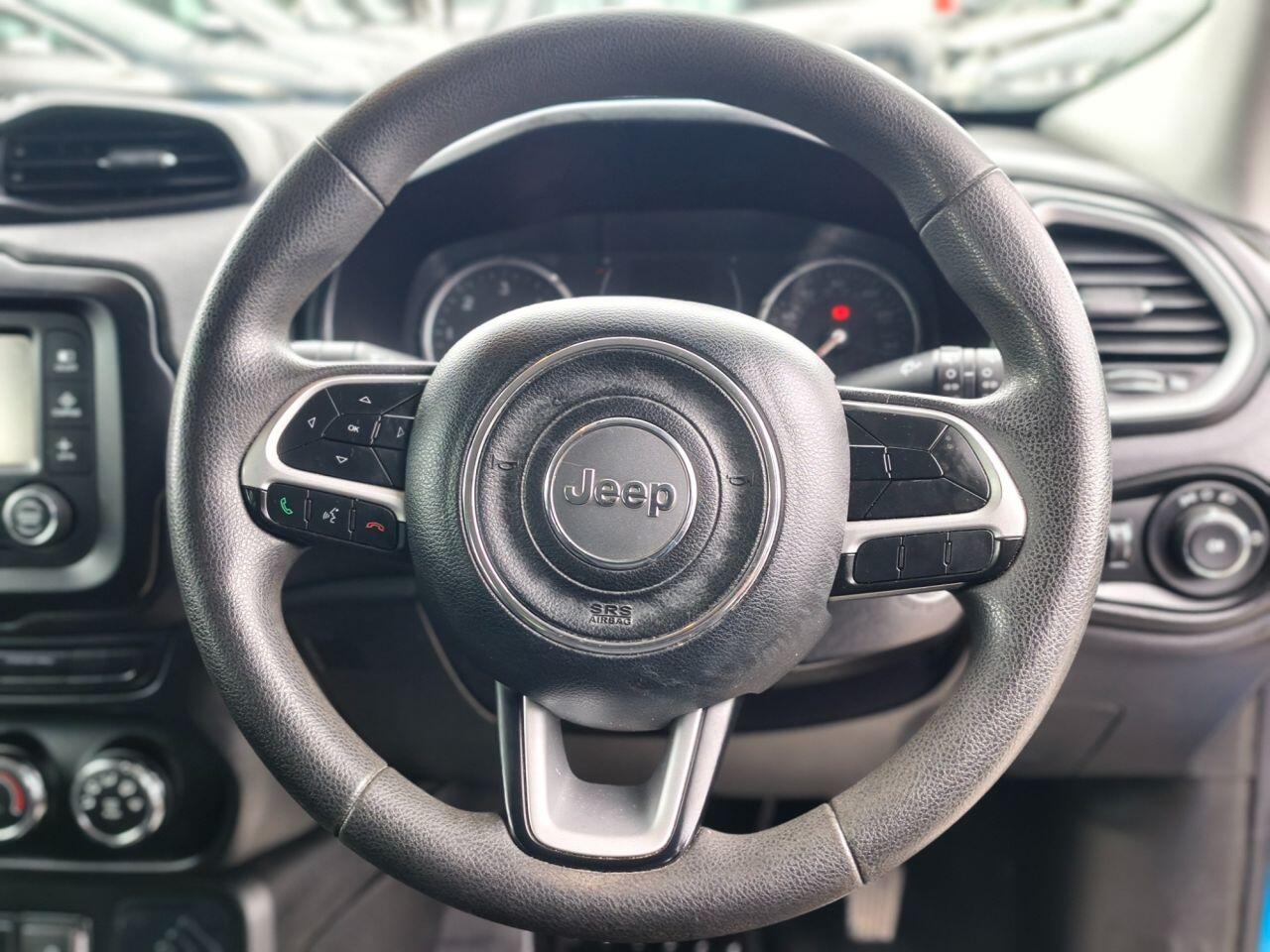Jeep Renegade view 3