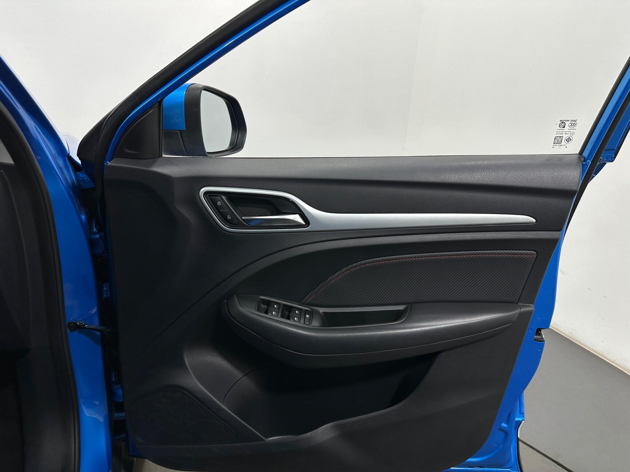 MG ZS view 34