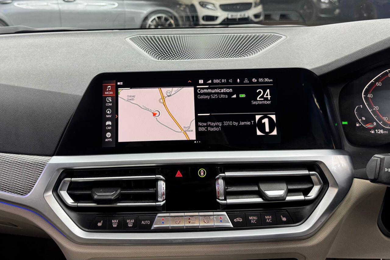 BMW 3 Series view 25