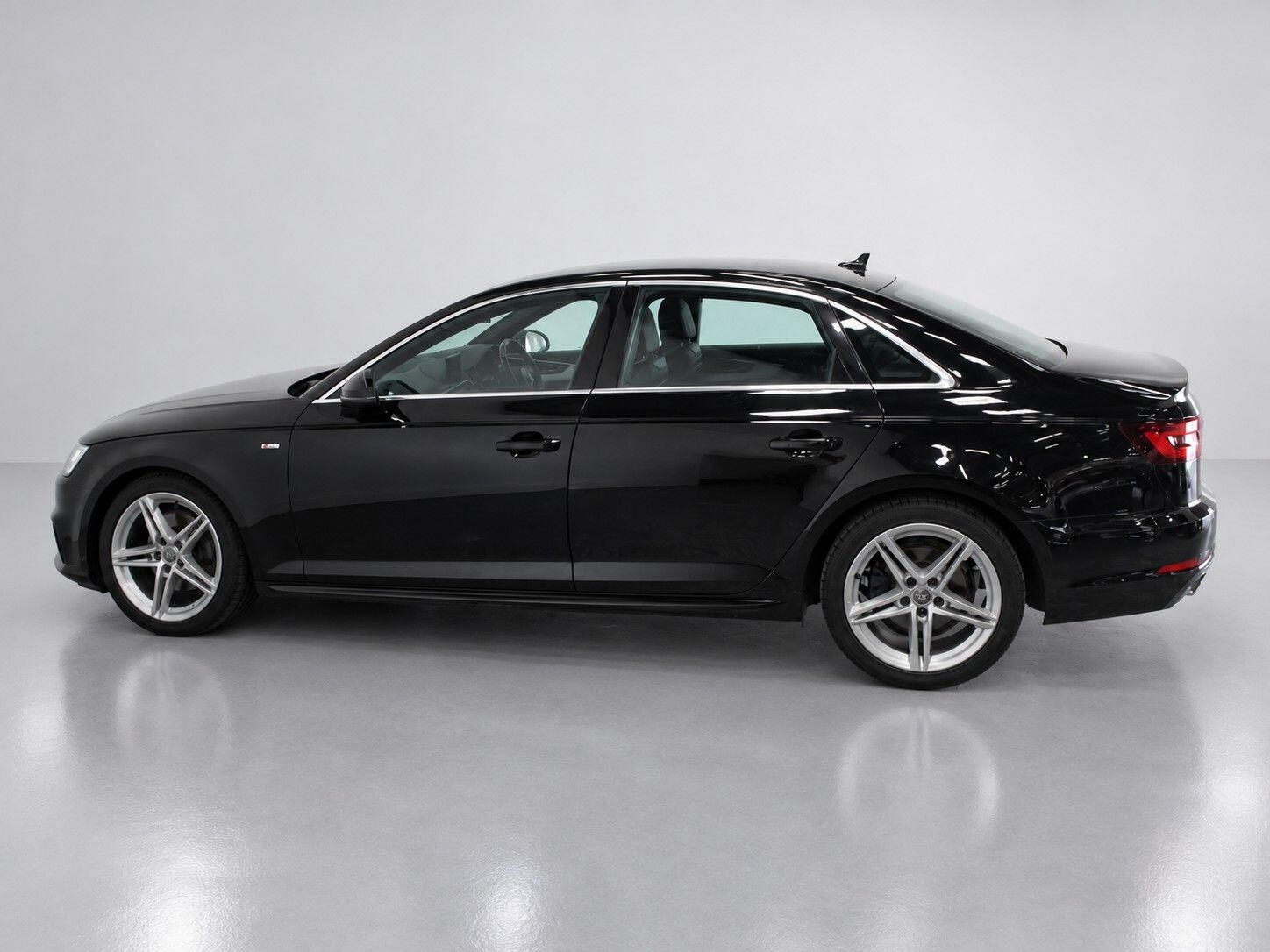 Audi A4 view 10