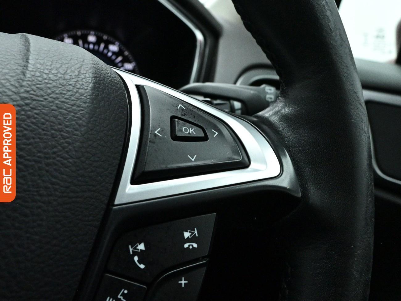 Ford Mondeo view 22