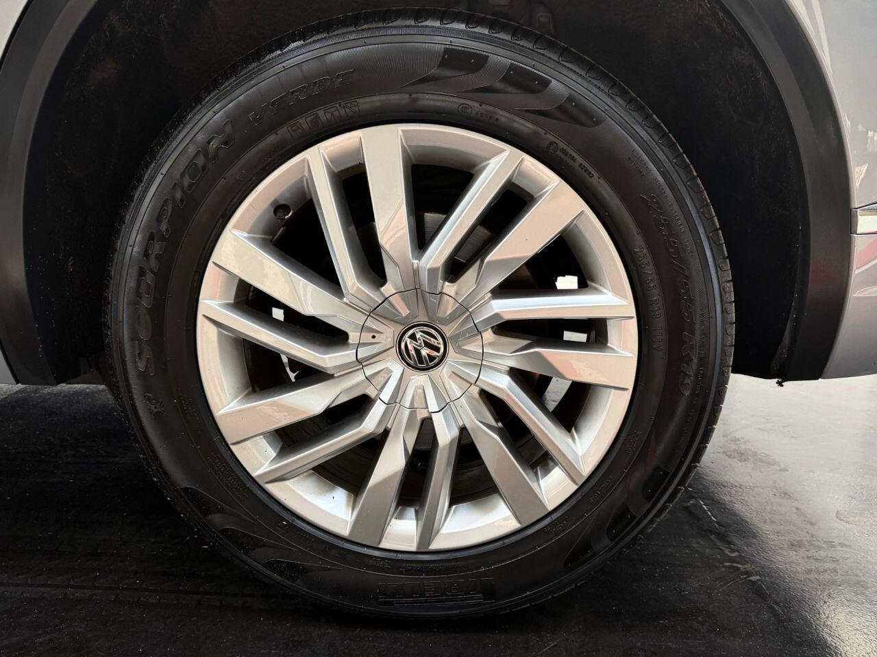 Volkswagen Touareg view 32