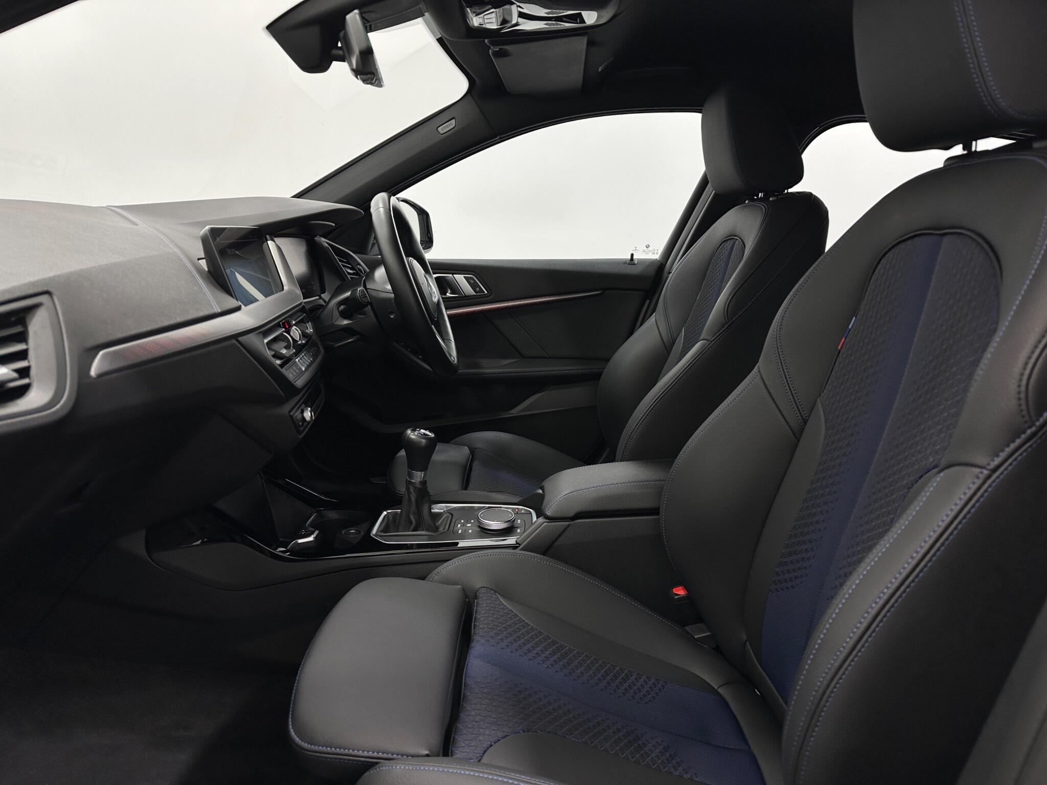 BMW 1 Series view 35