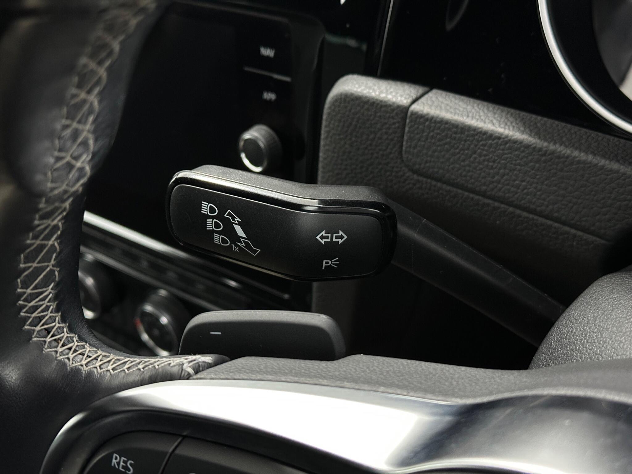 Volkswagen Golf view 14