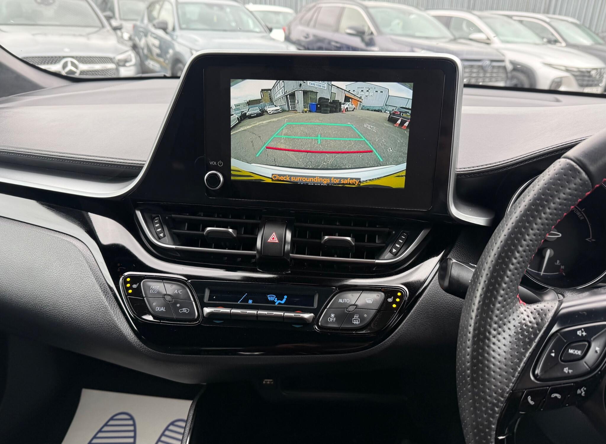 Toyota C-HR view 27