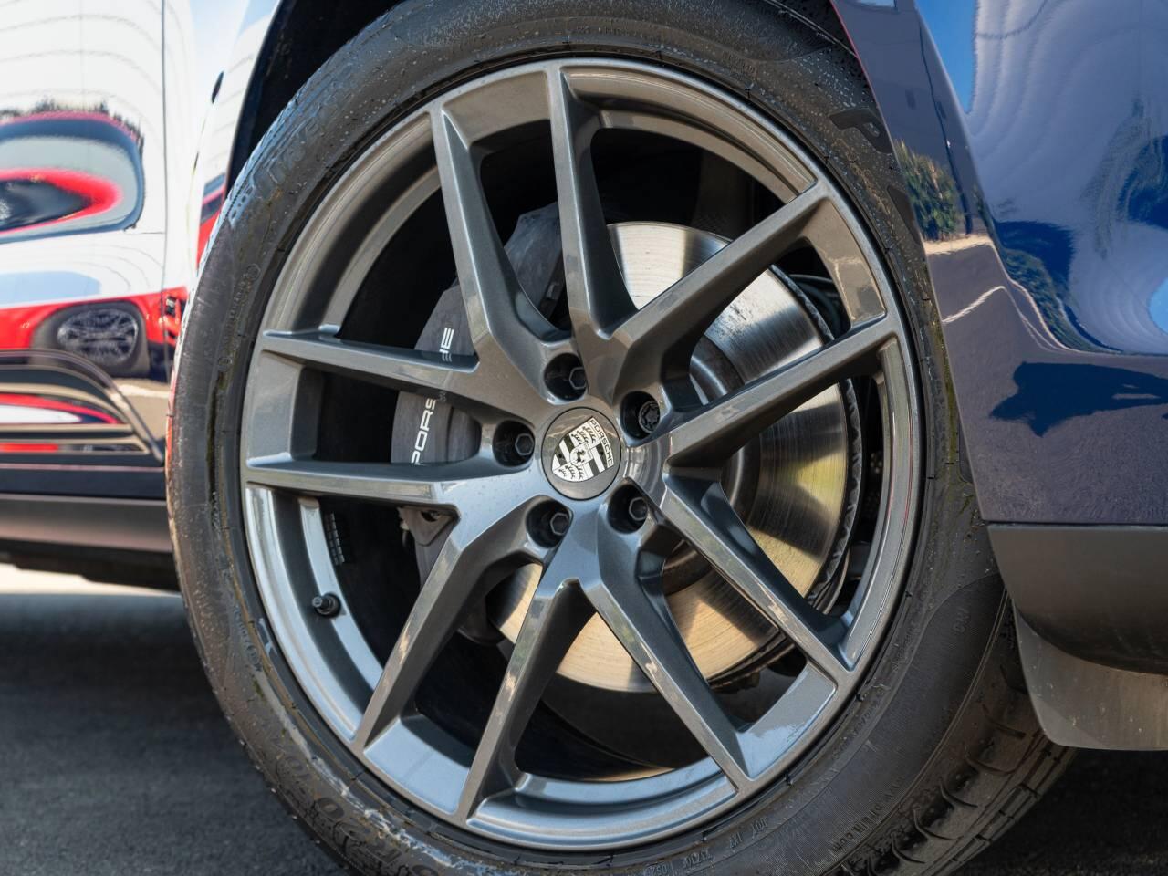 Porsche Macan view 45