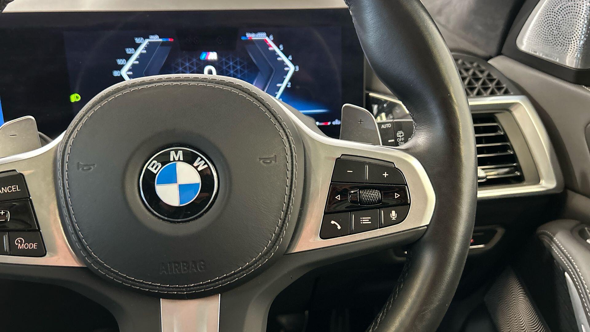 BMW X7 view 18