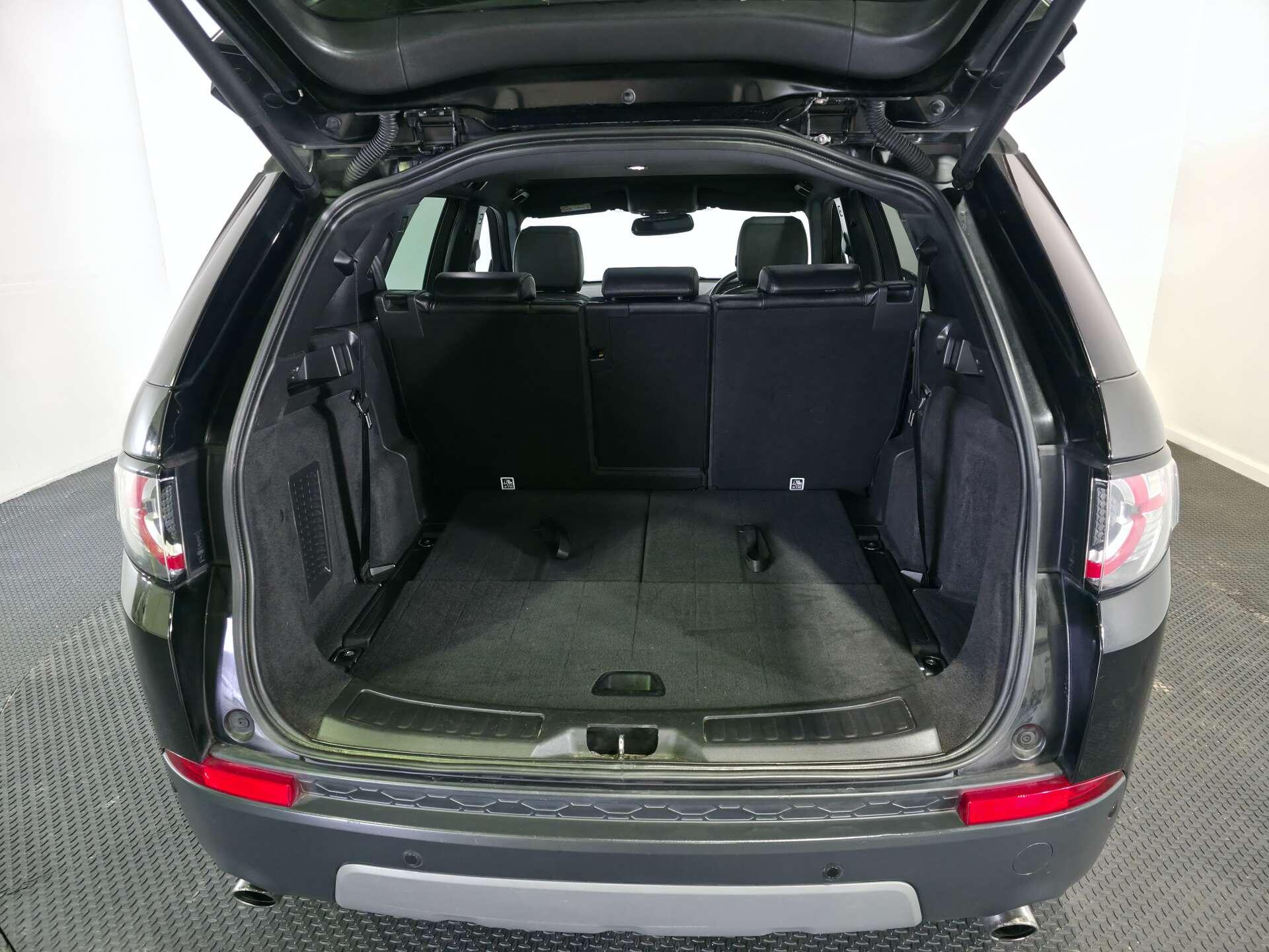 Land Rover Discovery Sport view 26
