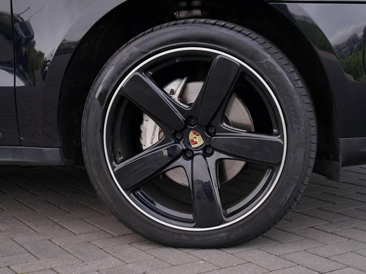 Porsche Macan view 54
