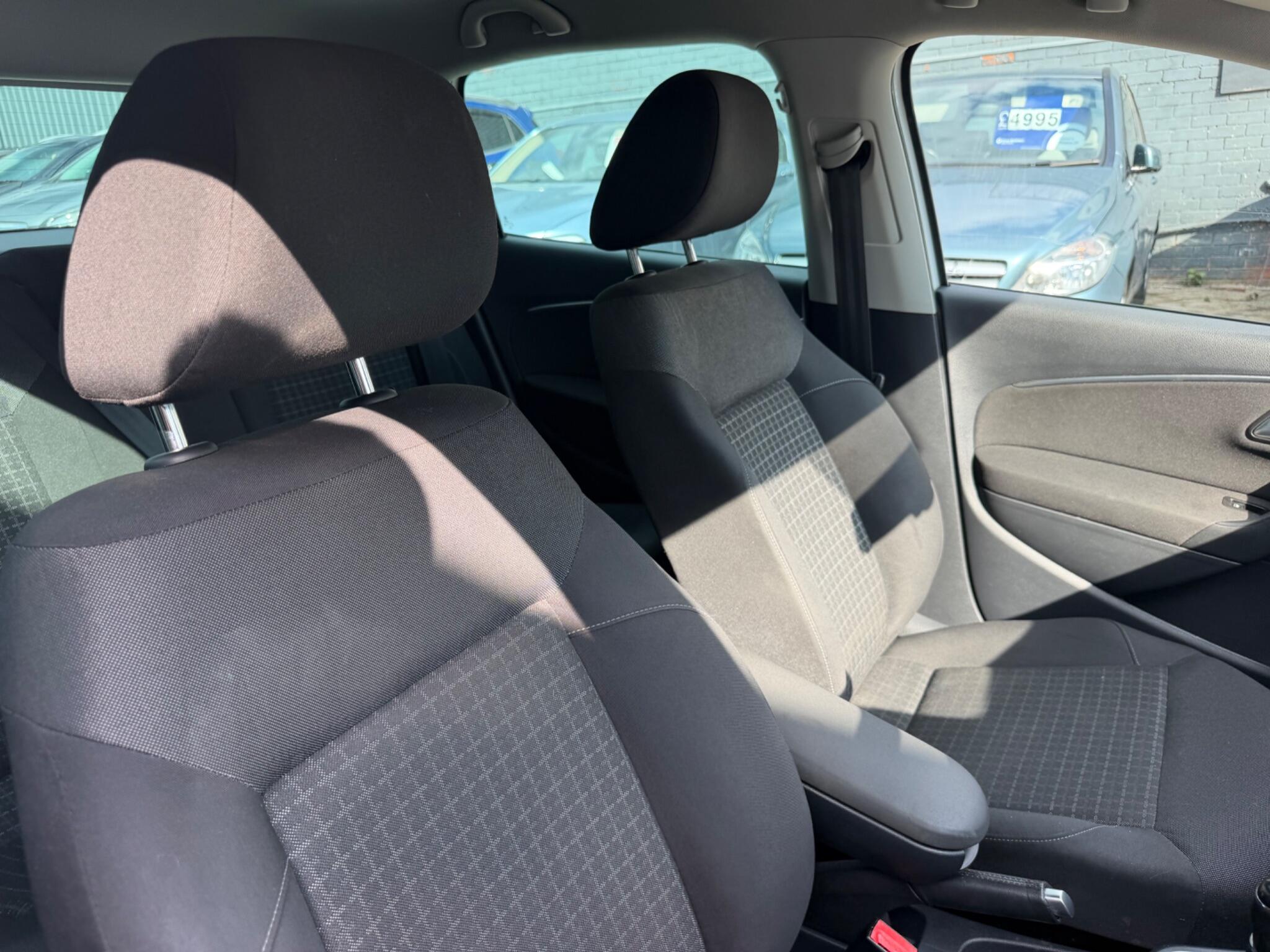Volkswagen Polo view 12