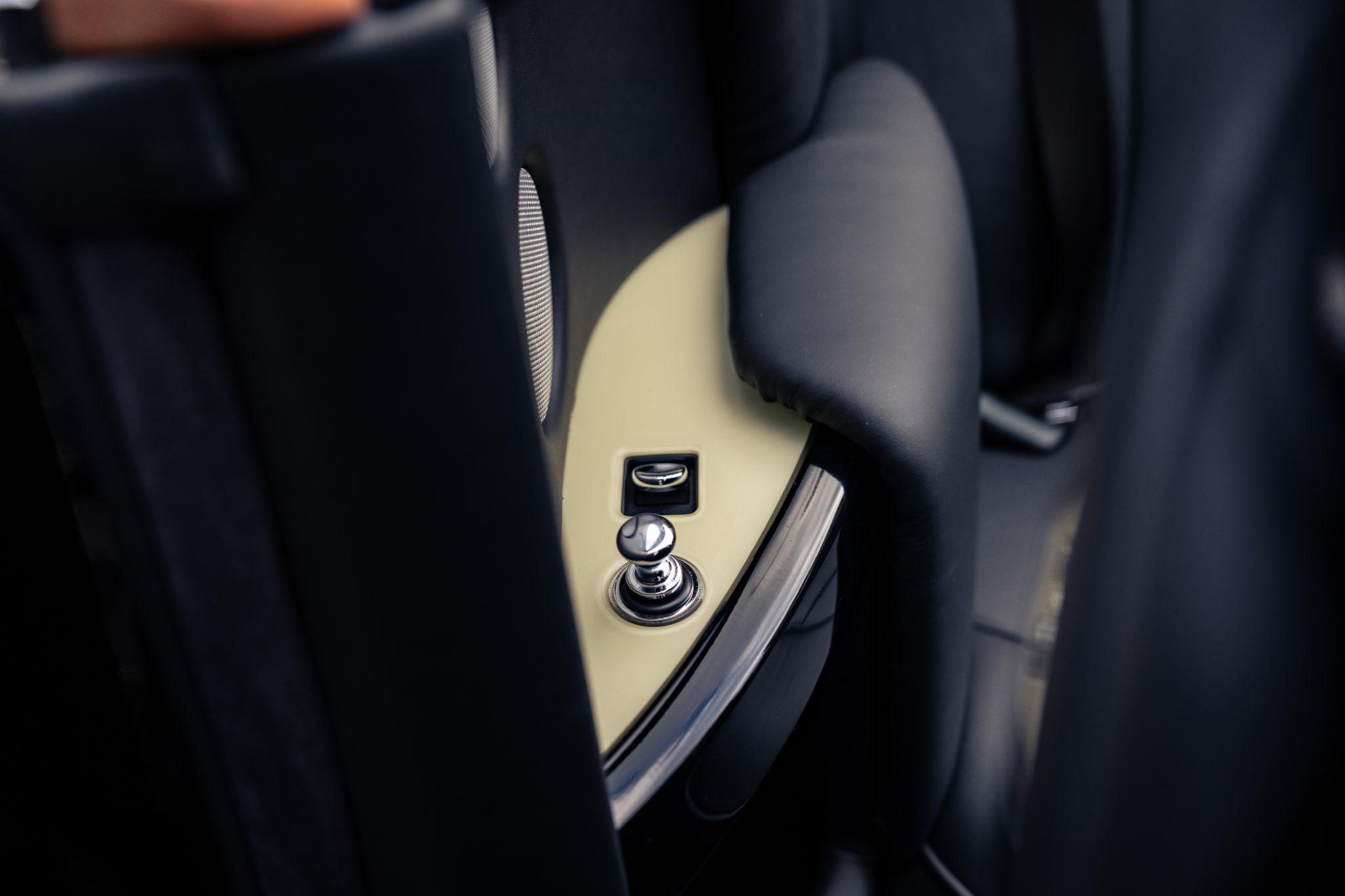 Rolls-Royce Phantom view 65