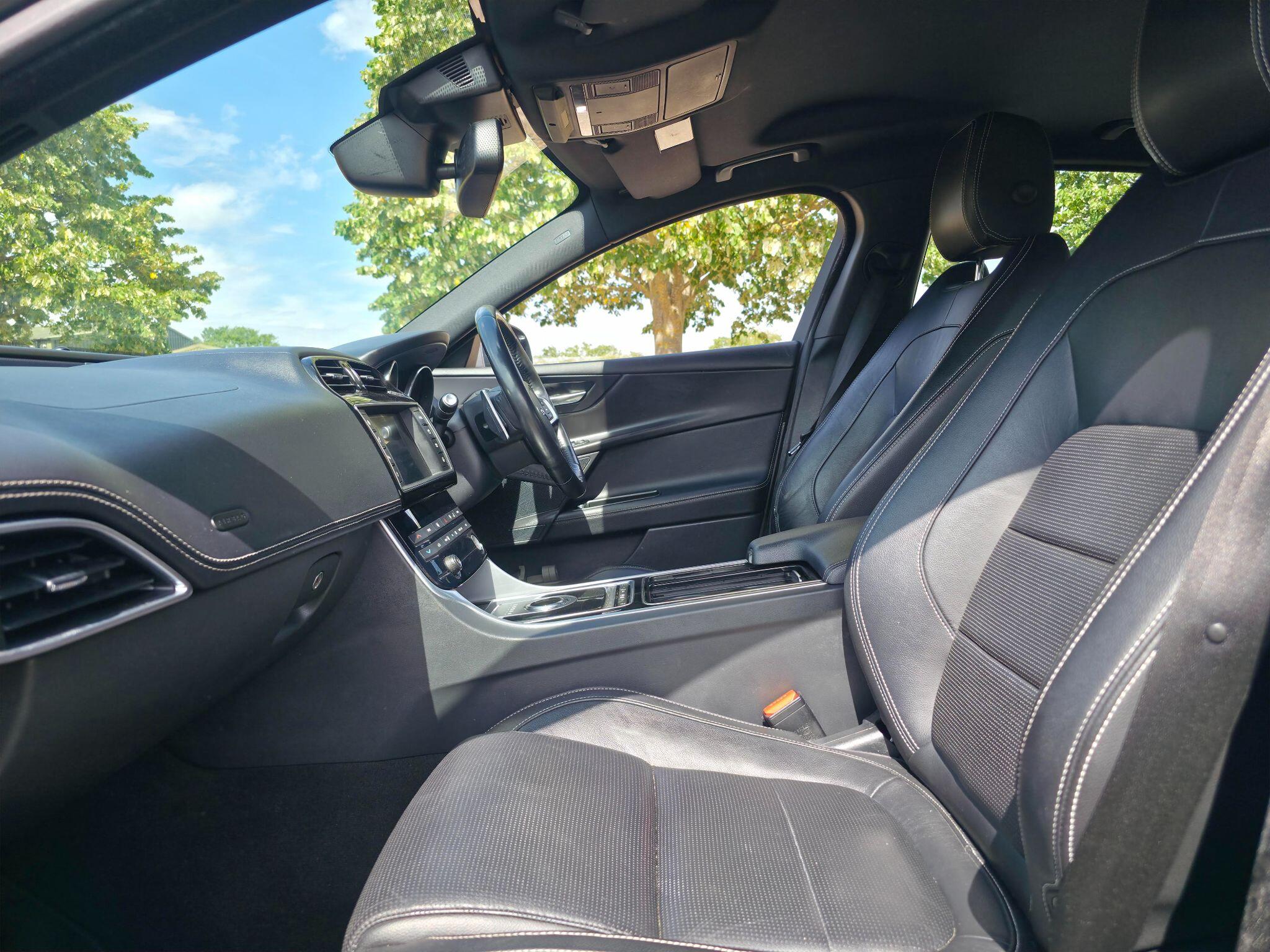 Jaguar Xe view 26