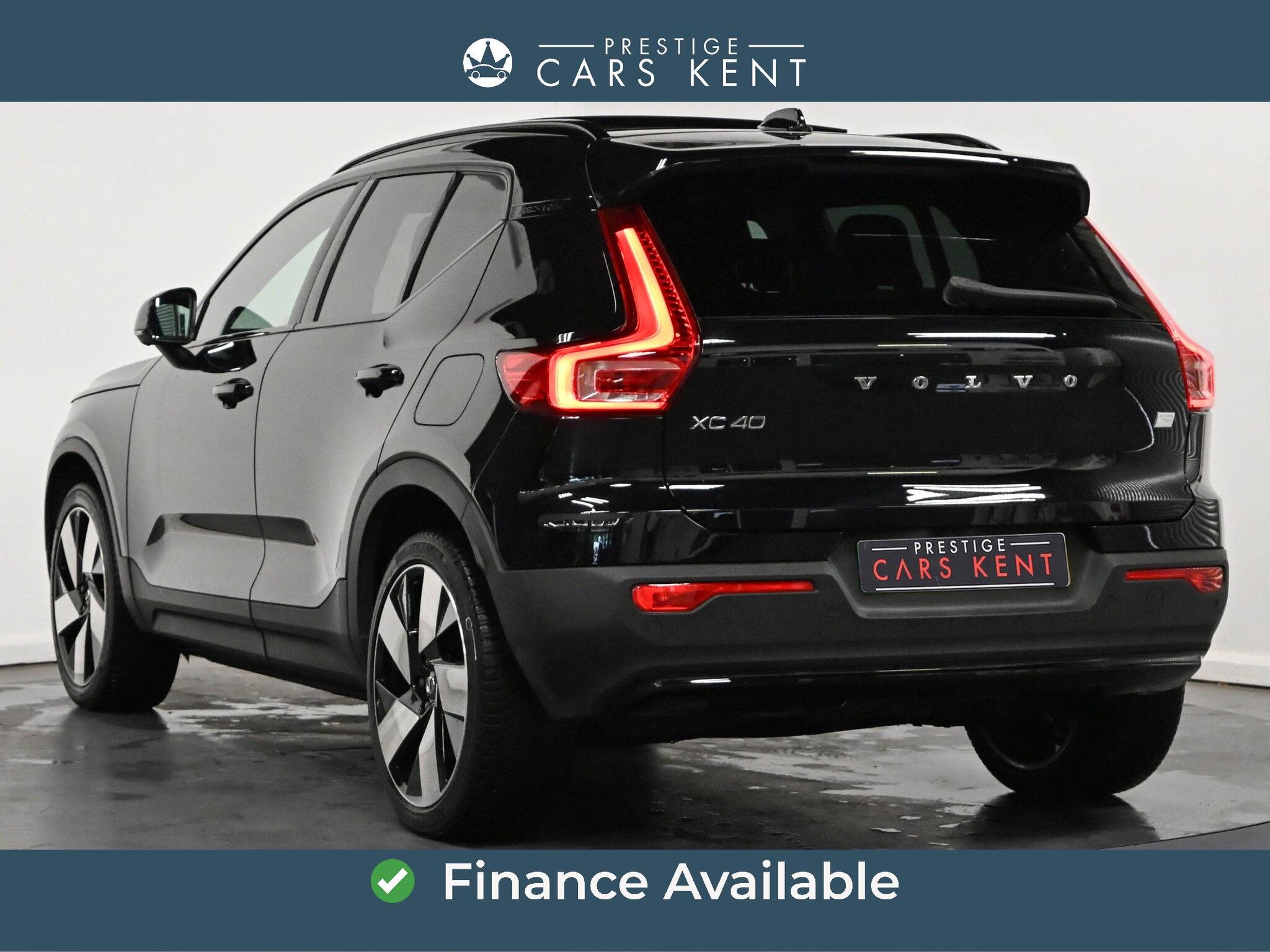 Volvo XC40 view 3